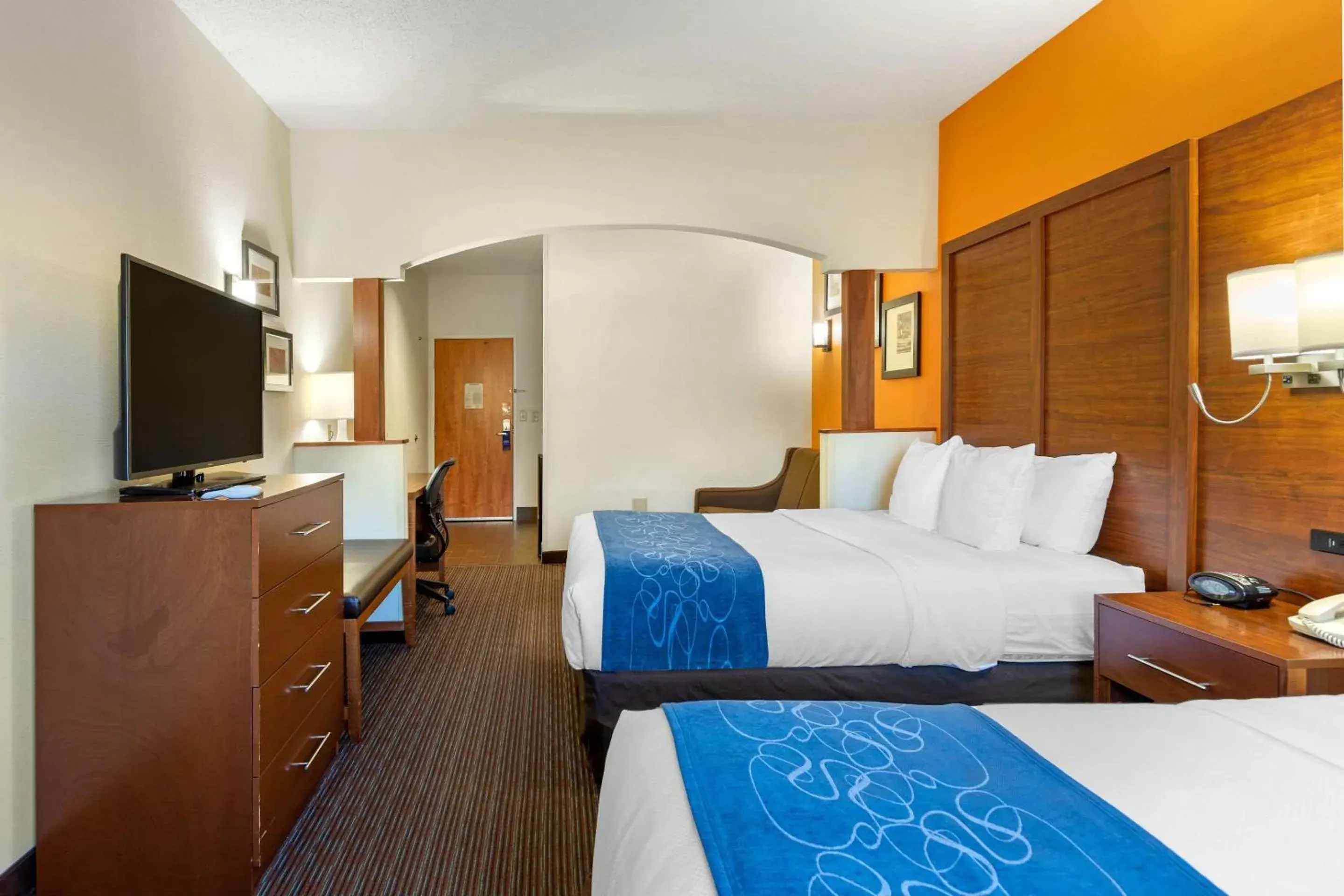 Suite with Two Queen Beds - Accessible/Non-Smoking in Comfort Suites Stevensville - St Joseph Suite with Two Queen Beds - Accessible/Non-Smoking in Comfort Suites Stevensville - St Joseph