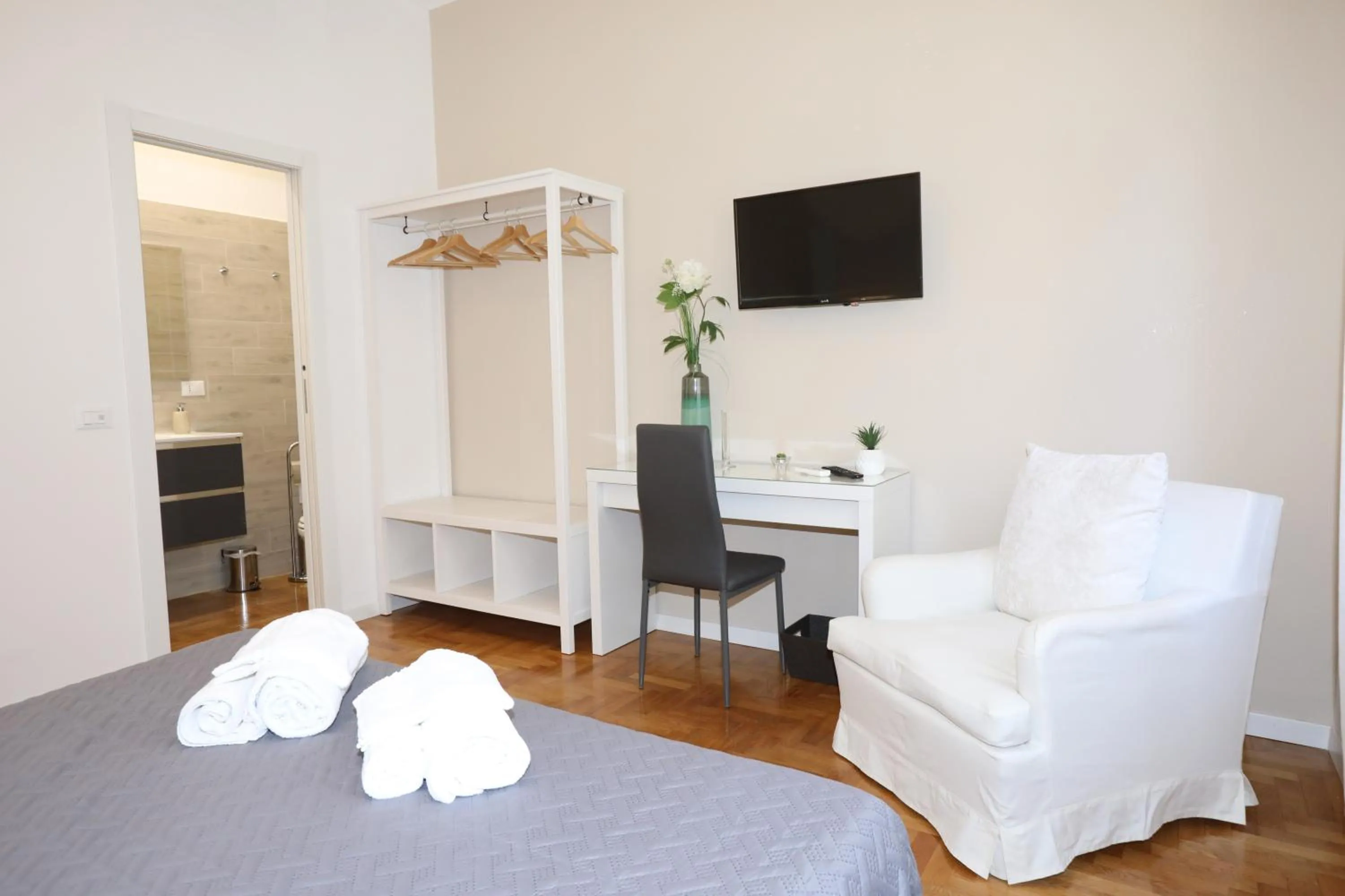 Bathroom, Bed in Unique luxury apartment and rooms