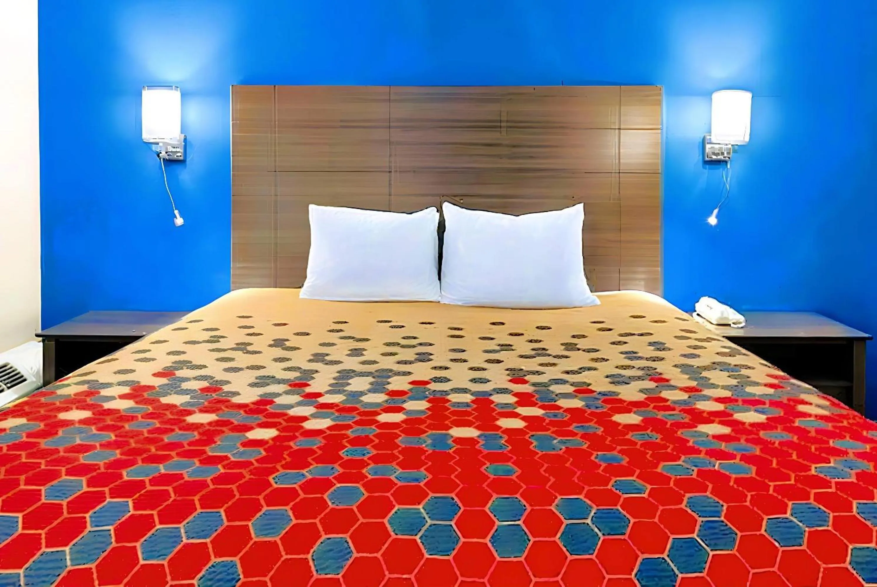 Photo of the whole room, Bed in Baymont by Wyndham Bay City