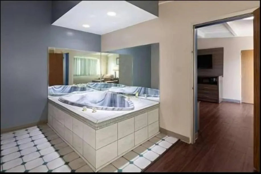 Hot Tub in Baymont by Wyndham Bay City