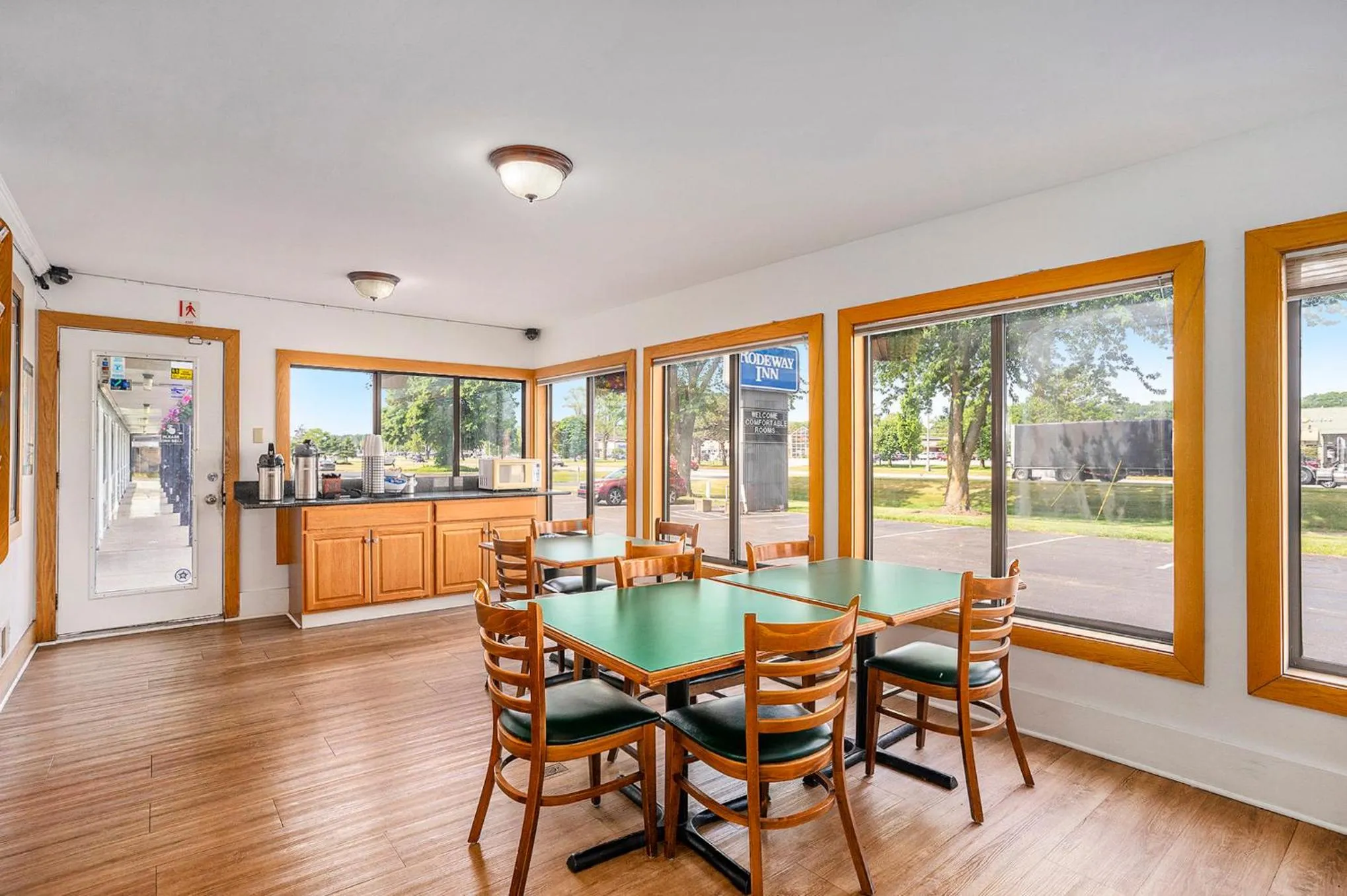 Lobby or reception in Rodeway Inn Grand Haven