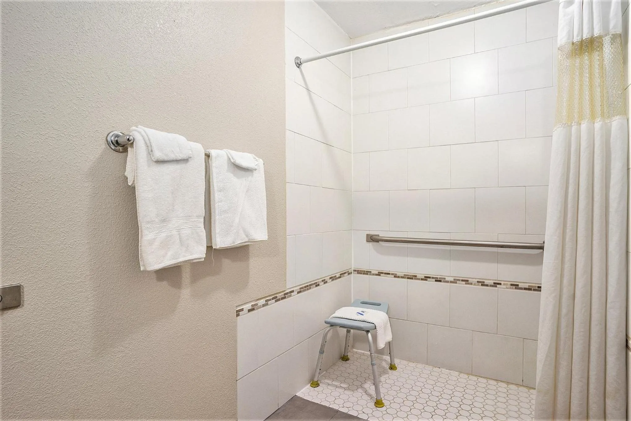 Bathroom in Rodeway Inn Grand Haven