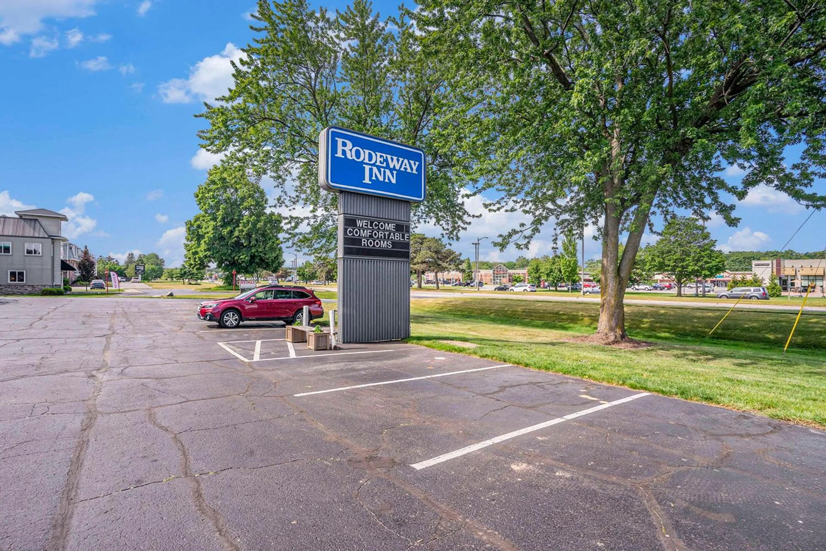 Property building in Rodeway Inn Grand Haven