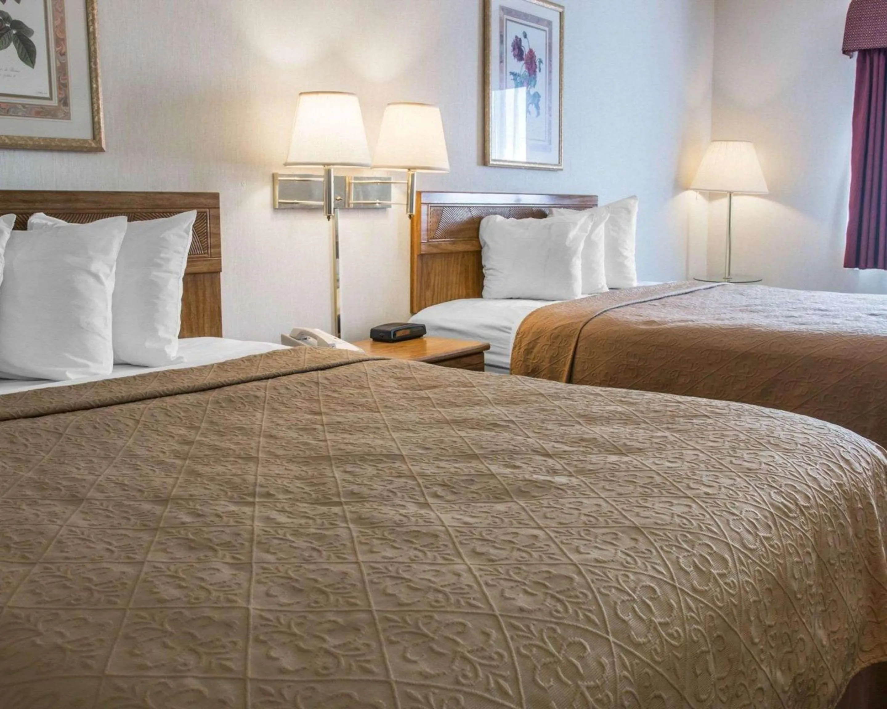 Bedroom, Bed in Quality Inn Hudsonville South