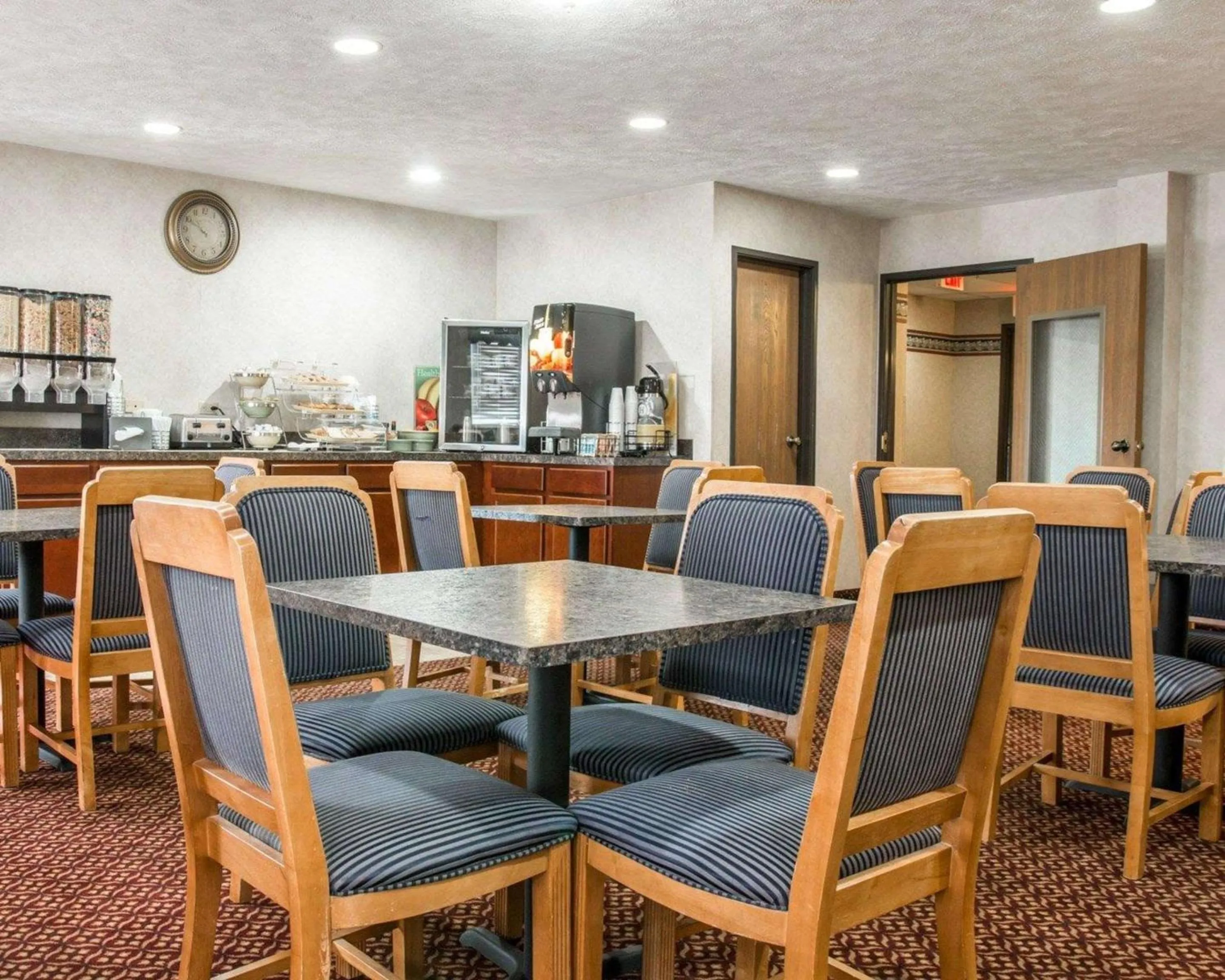 Restaurant/places to eat in Quality Inn Hudsonville South