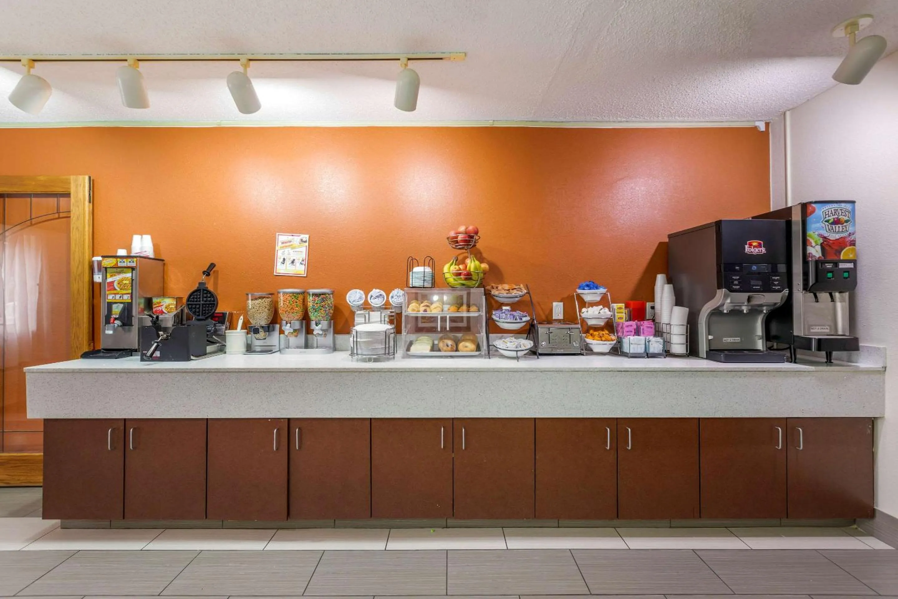 Restaurant/places to eat in Rodeway Inn