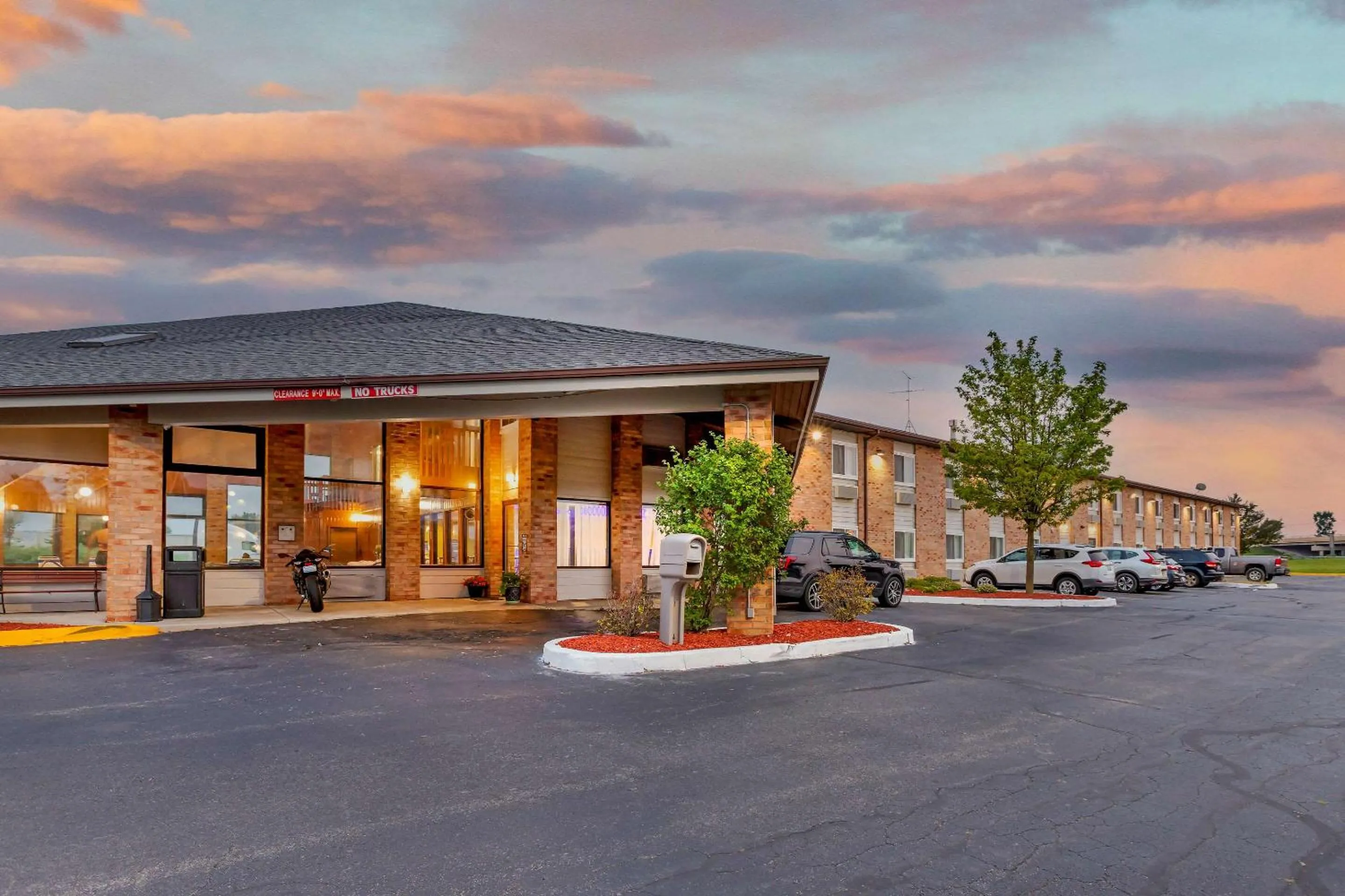 Property building in Rodeway Inn