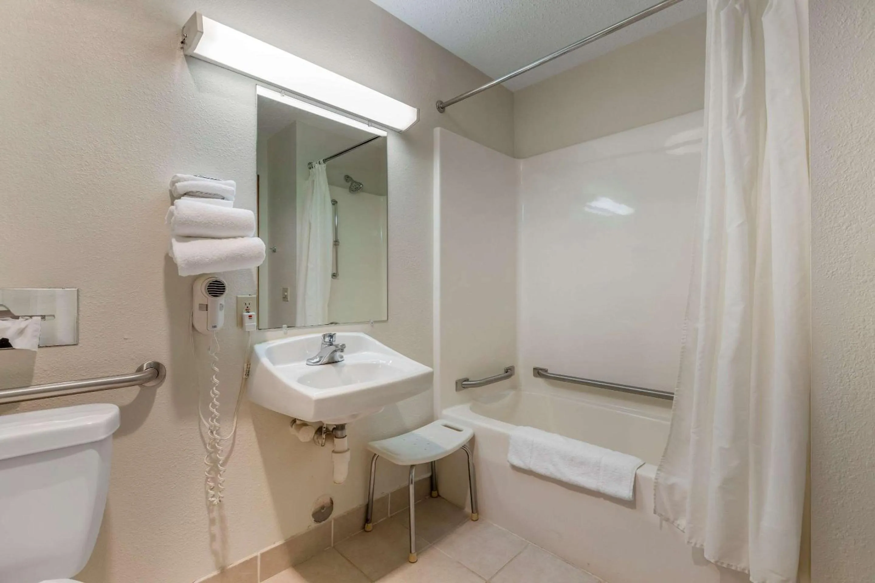 Bathroom in Rodeway Inn