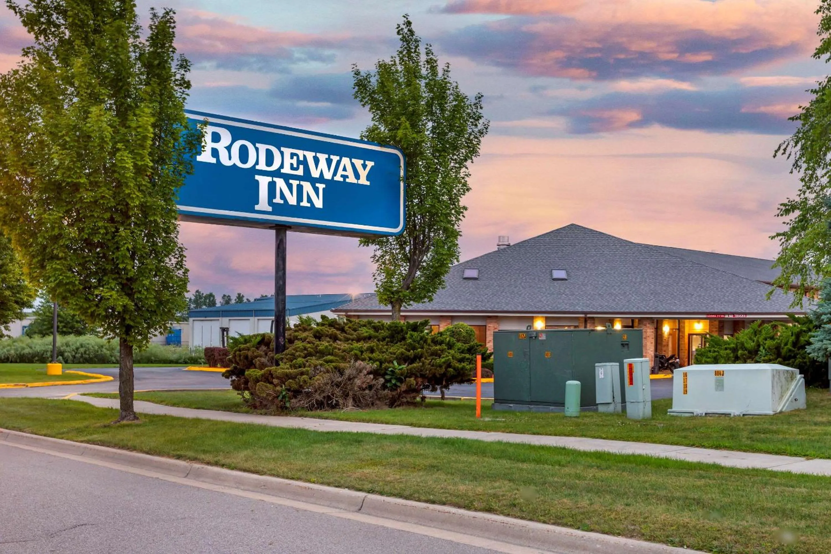 Property building in Rodeway Inn