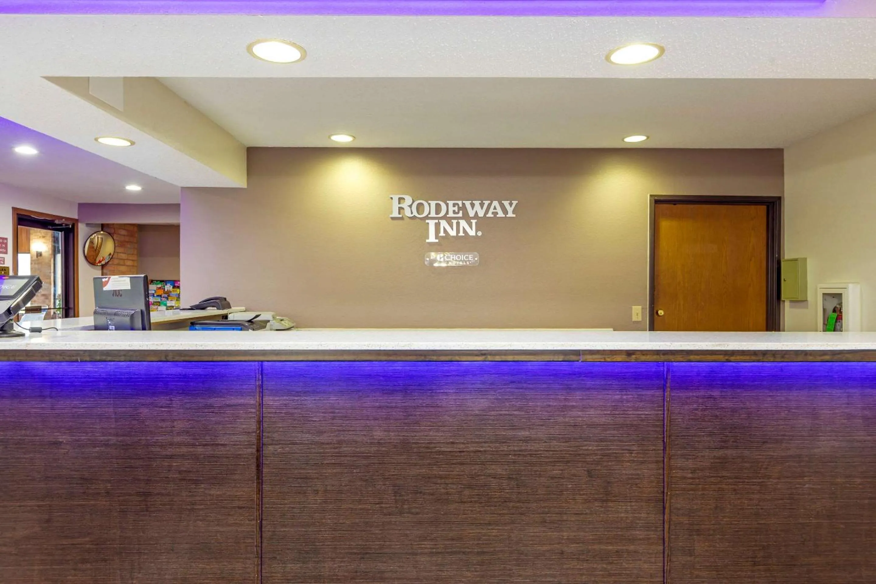 Lobby or reception in Rodeway Inn