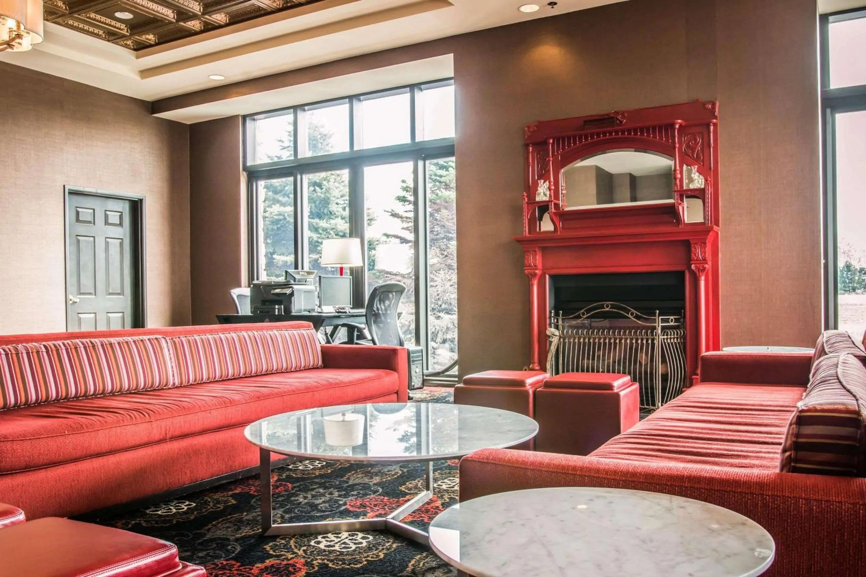 Lobby or reception in Shoreline Inn & Conference Center, an Ascend Collection Hotel