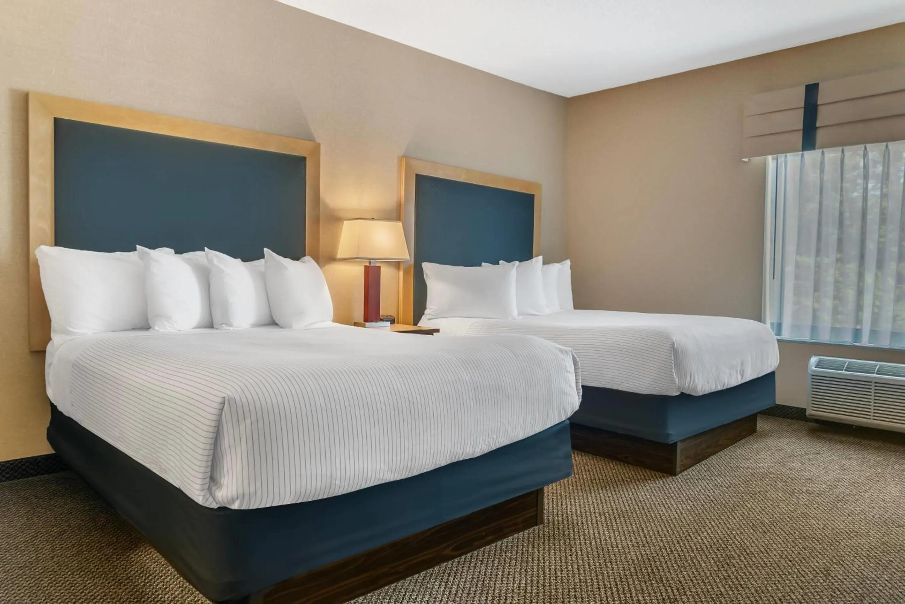 Bedroom, Bed in Cambria Hotel Traverse City