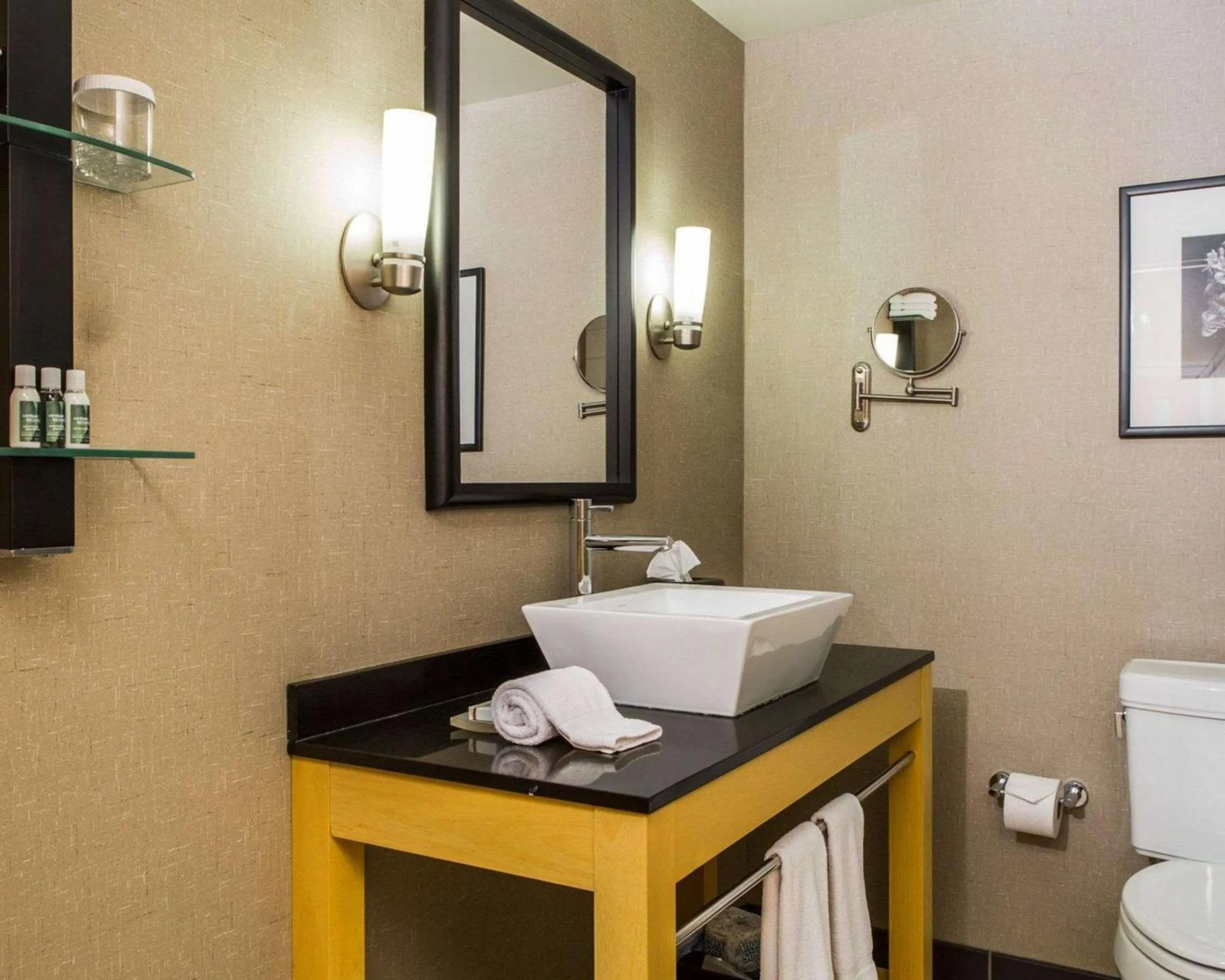 Bedroom in Cambria Hotel Traverse City