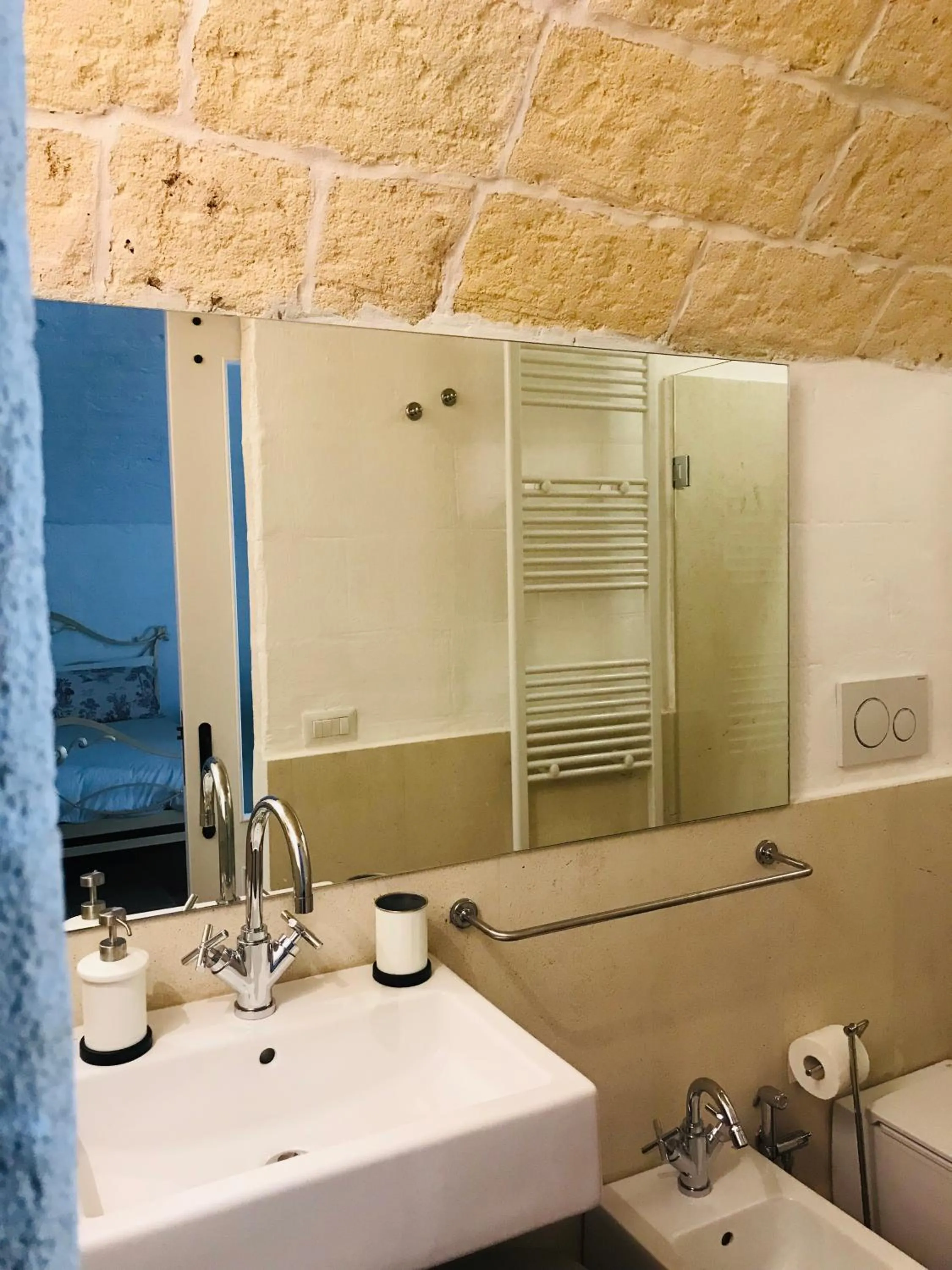Shower in Ponticelli B&B Boutique
