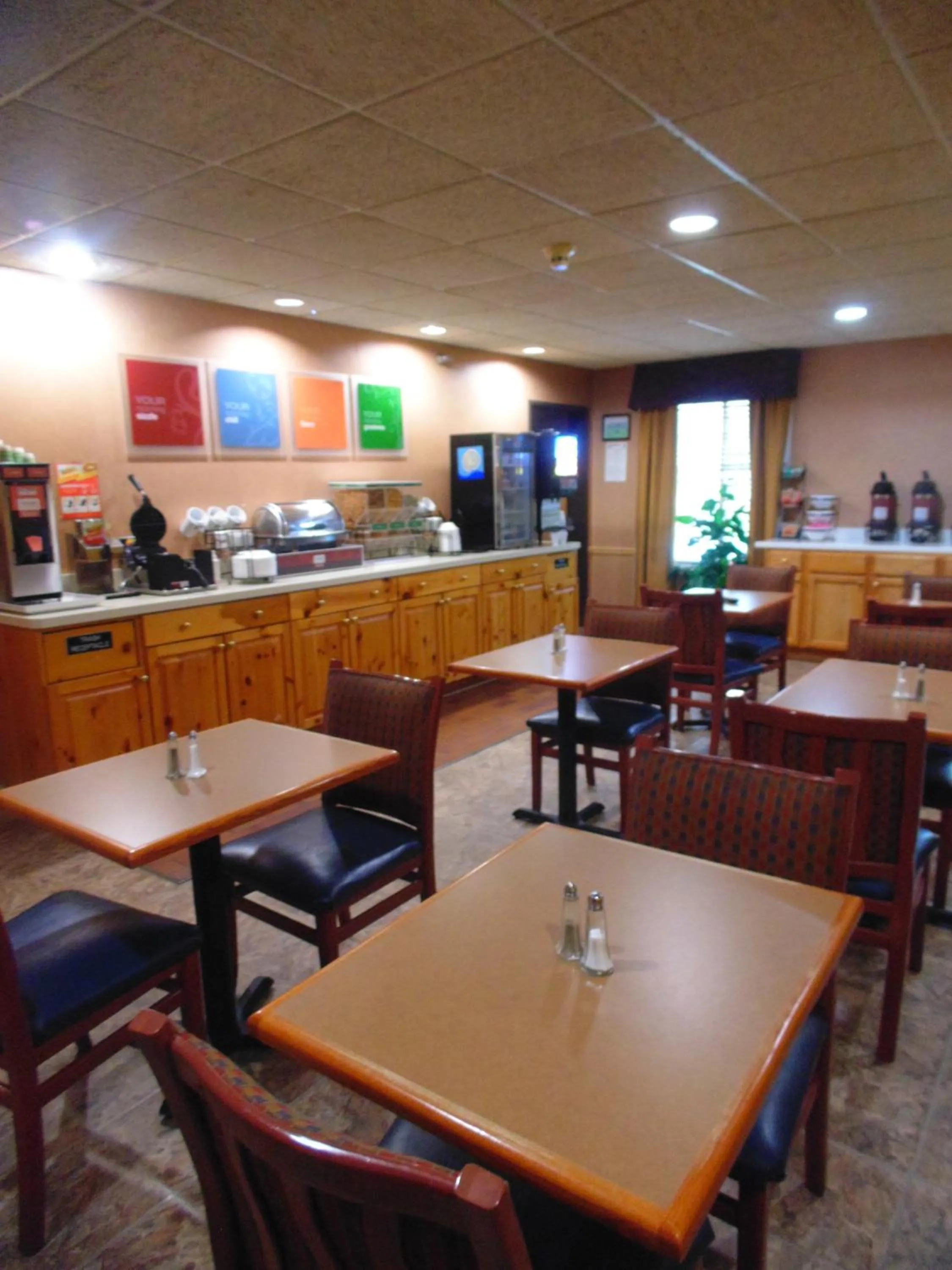 American Inn and Suites Houghton Lake