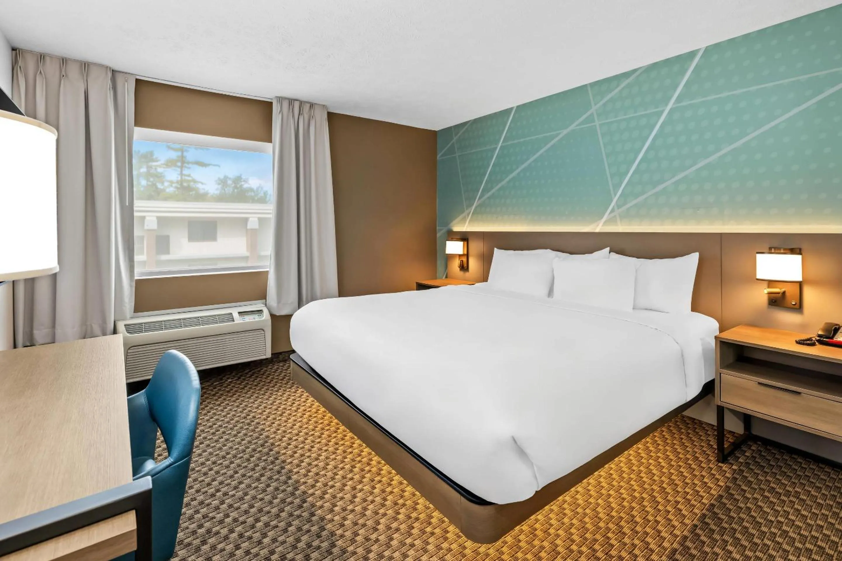 Bedroom, Bed in Comfort Inn Traverse City