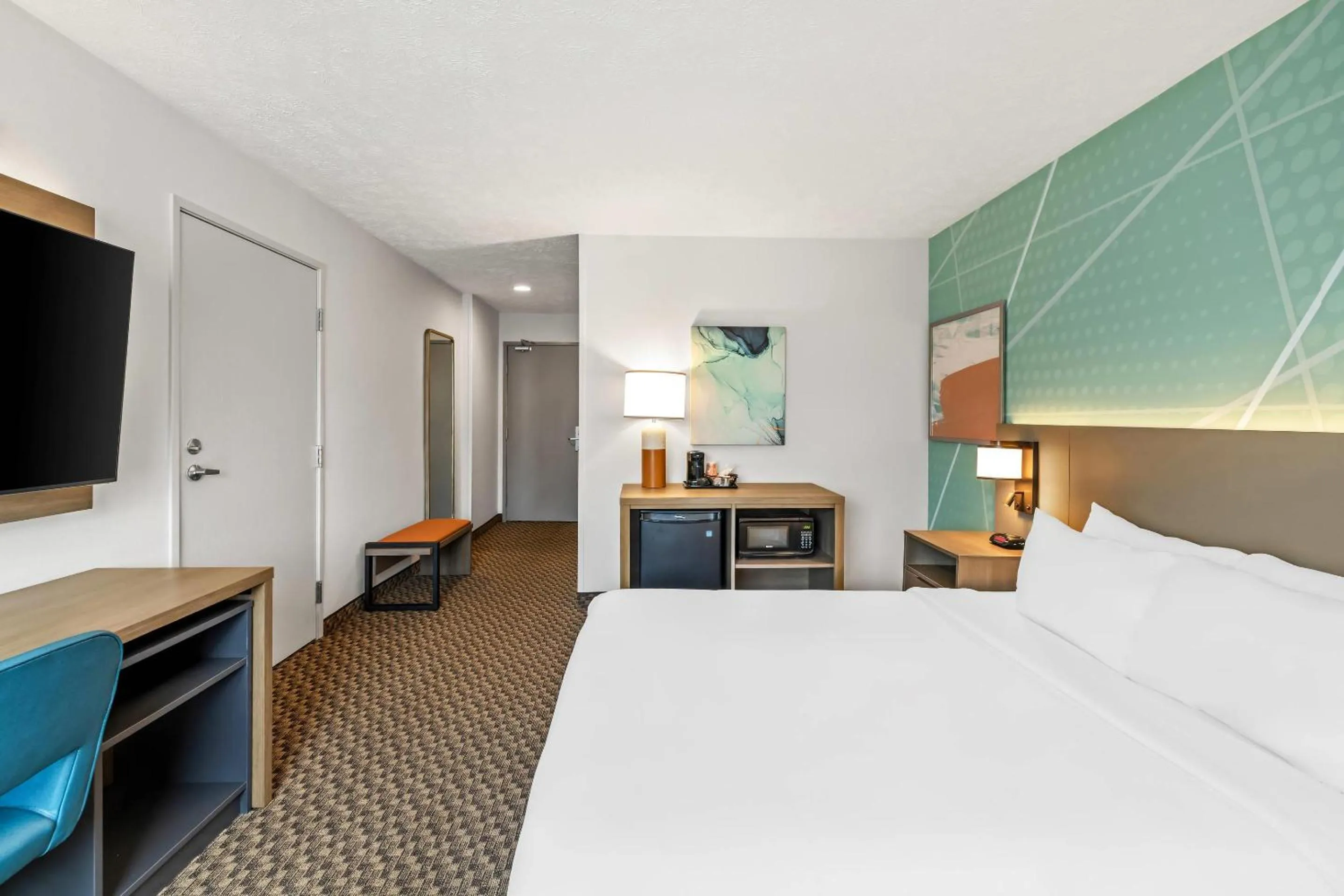 Bedroom, Bed in Comfort Inn Traverse City