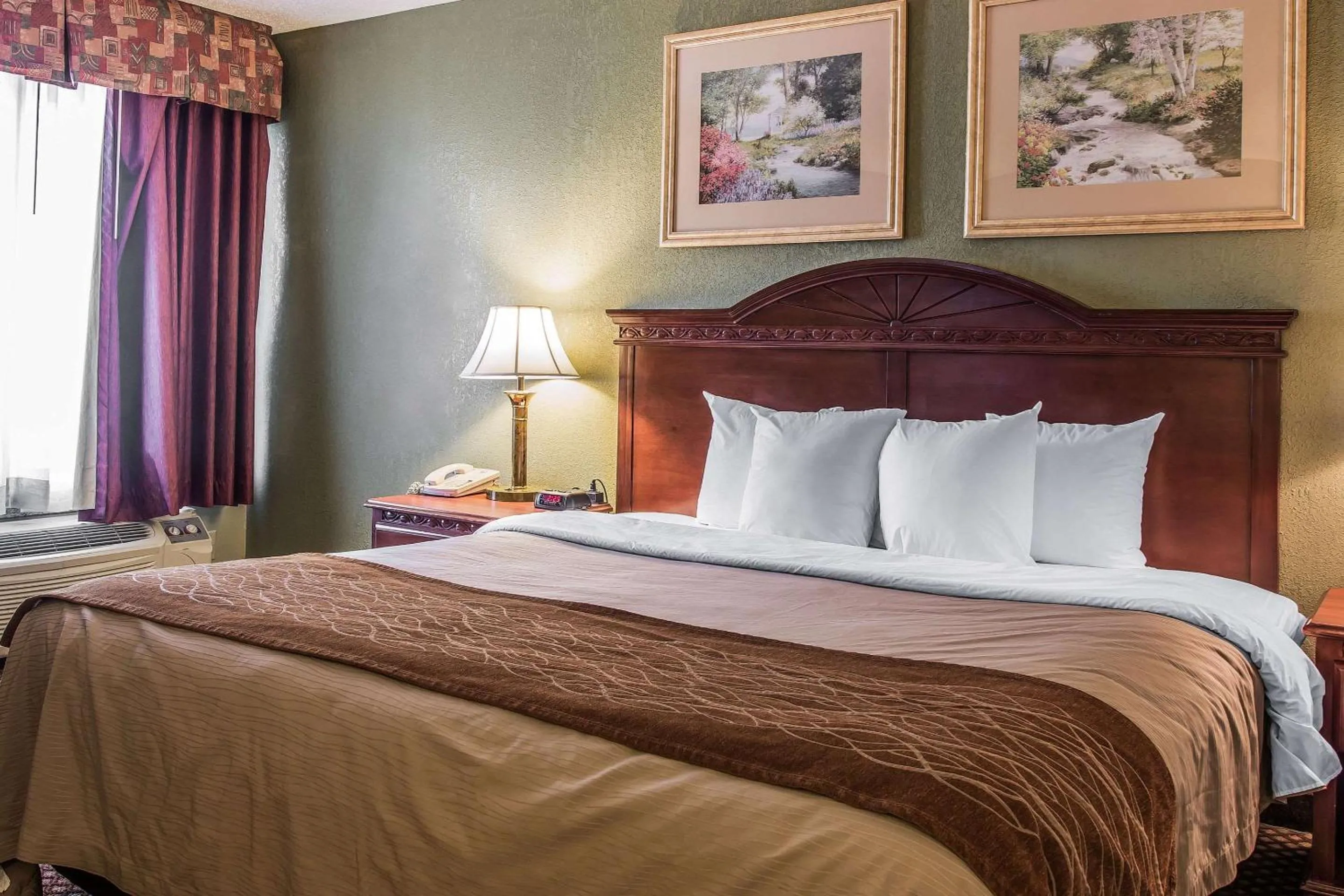 Photo of the whole room in Quality Inn & Suites Ann Arbor Hwy 23