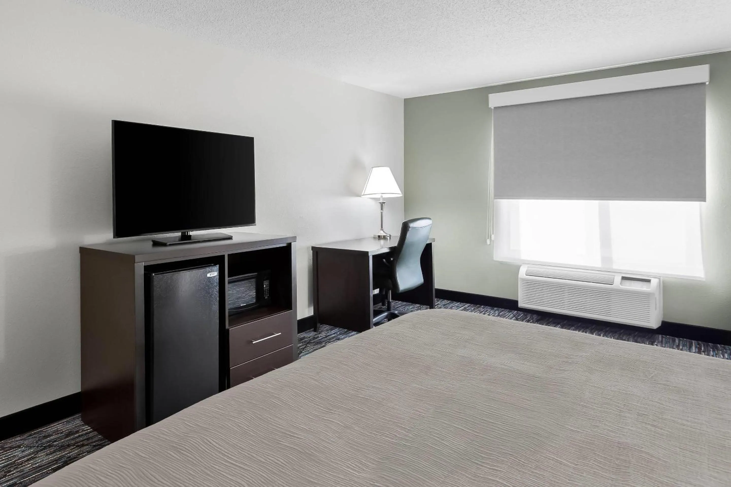 Bedroom, Bed in Quality Inn & Suites Niles