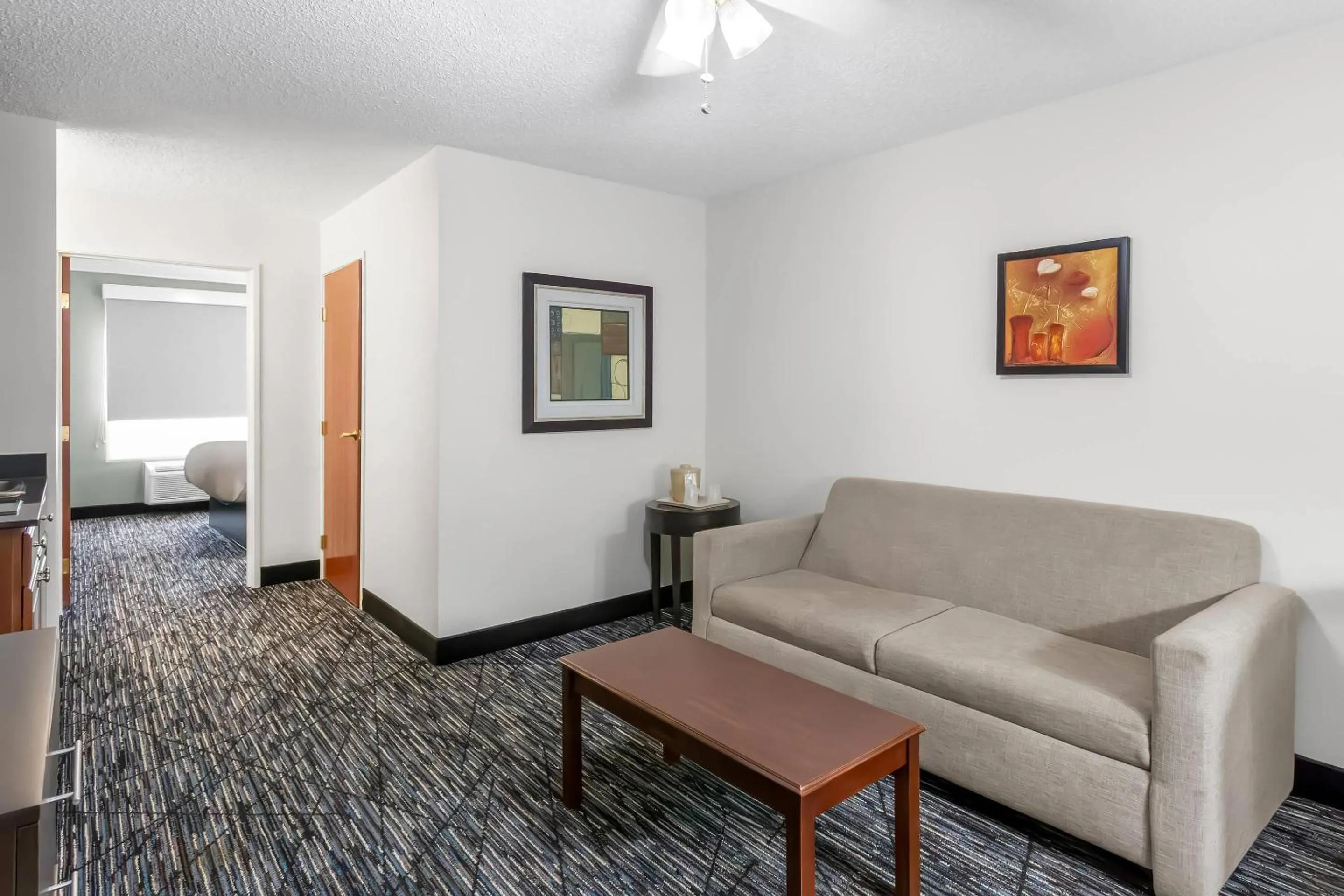 Bedroom in Quality Inn & Suites Niles