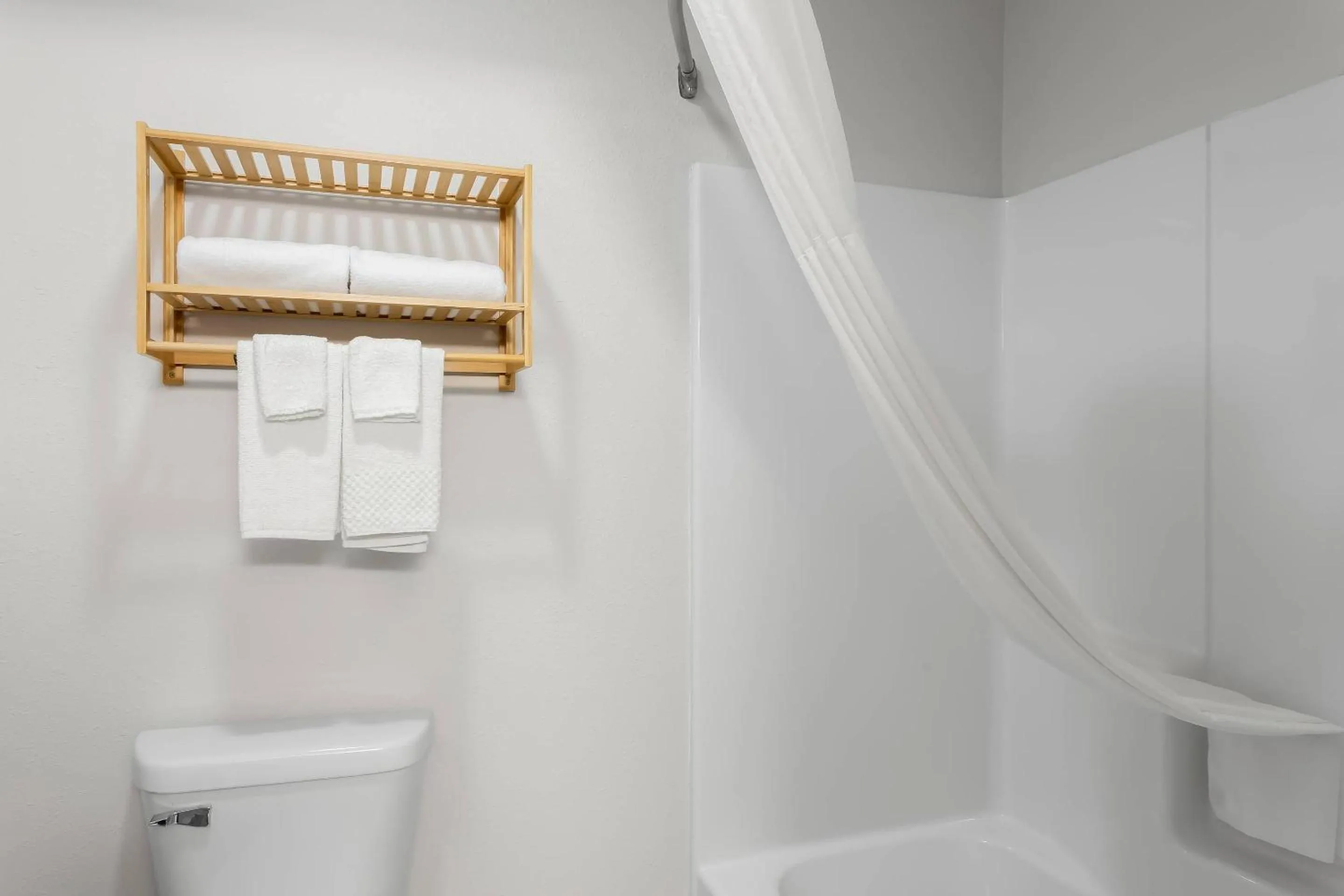 Bedroom in Quality Inn & Suites Niles