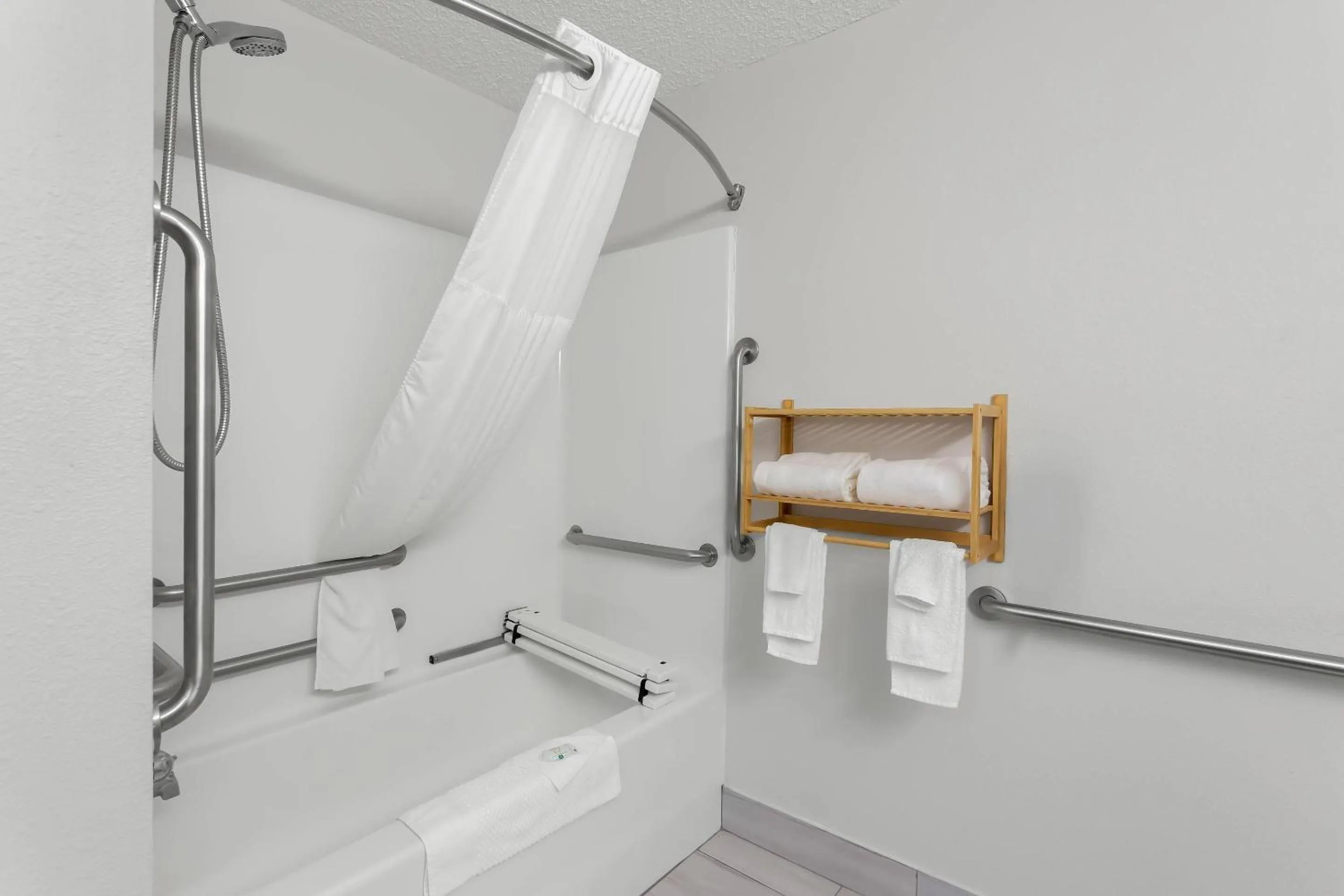 Bedroom in Quality Inn & Suites Niles