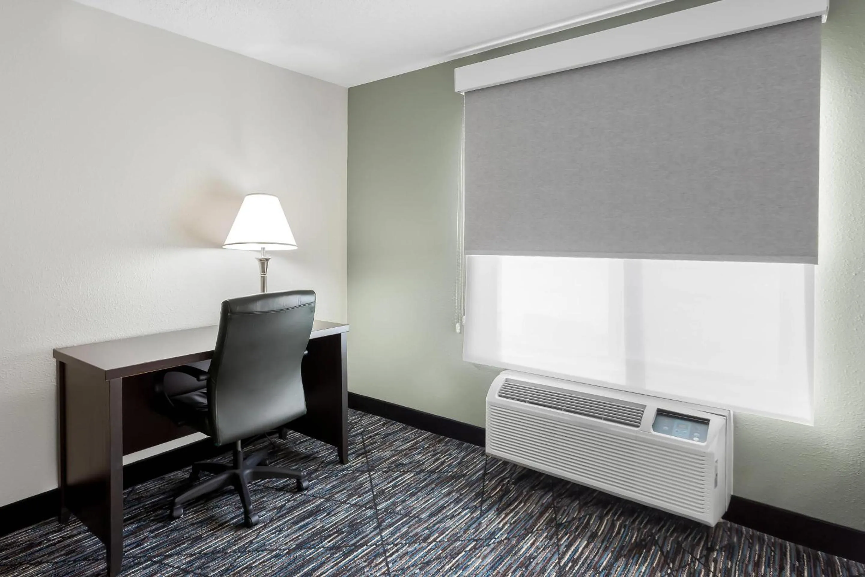 Bedroom in Quality Inn & Suites Niles