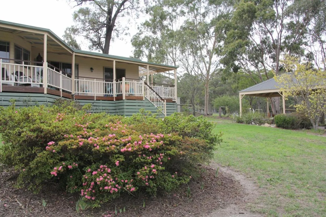 Facade/entrance in Nicholson BnB and Arts Centre