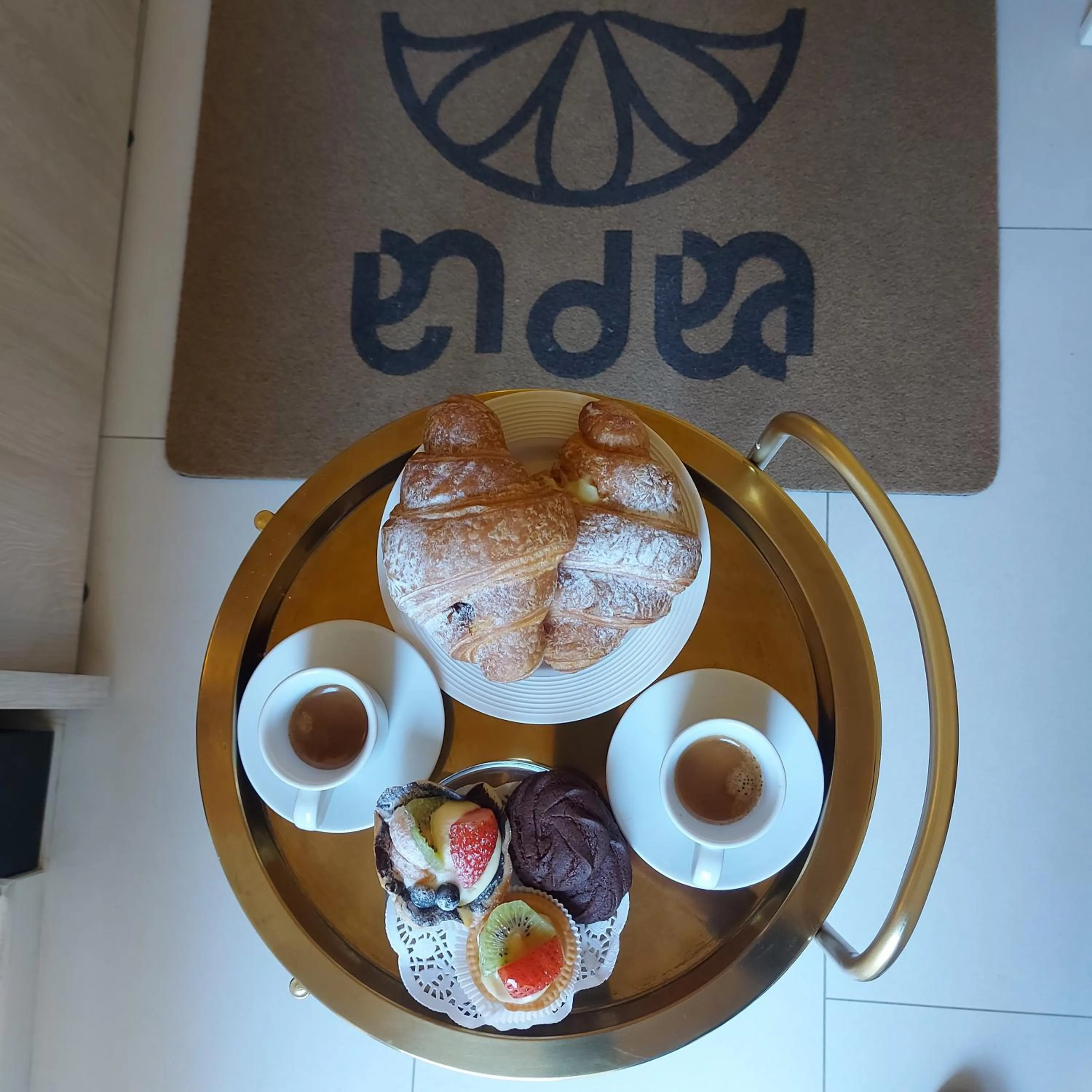 Breakfast in Endea Suite Rooms & Lounge SPA