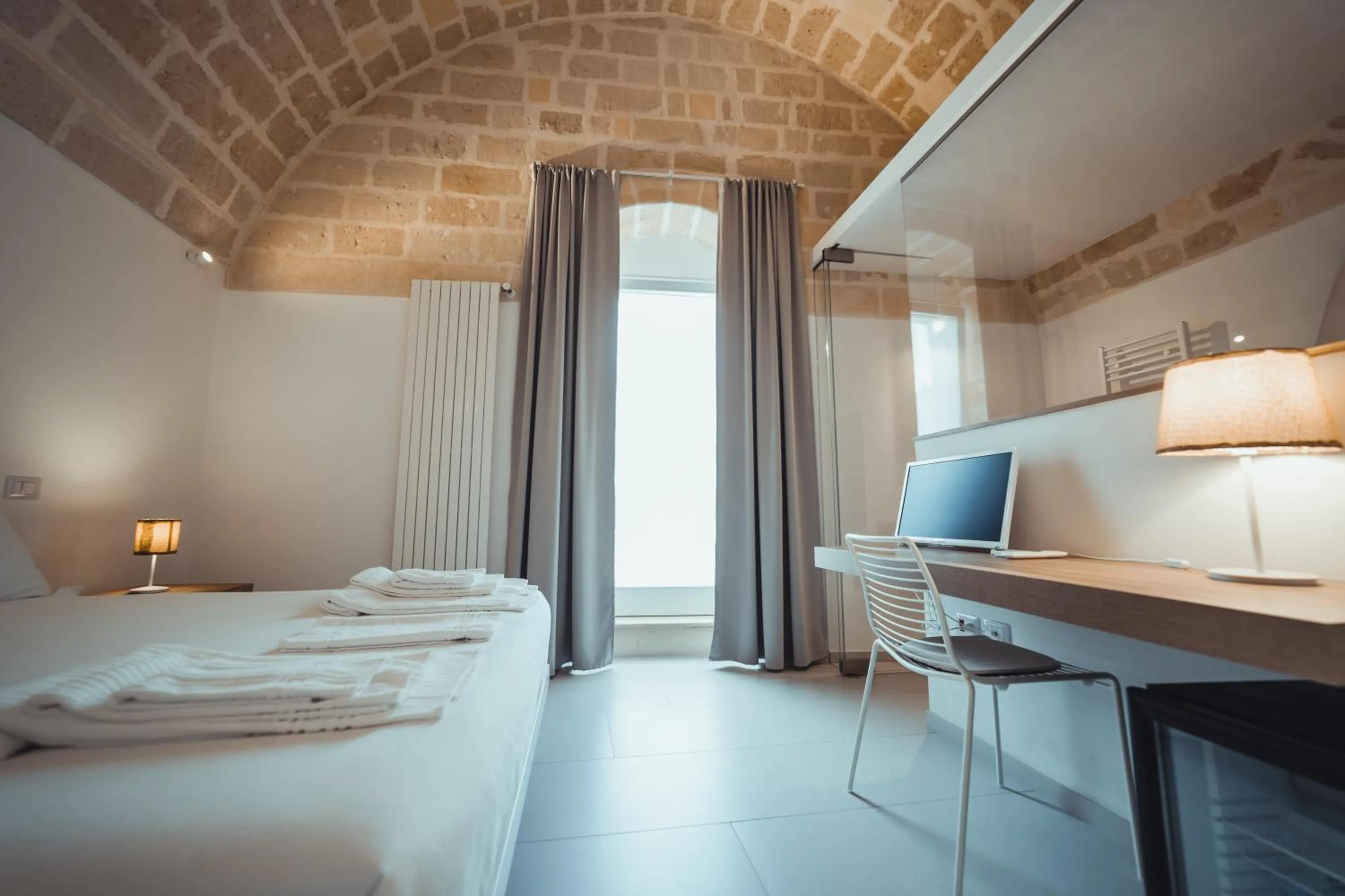 Bedroom, Bed in Endea Suite Rooms & Lounge SPA