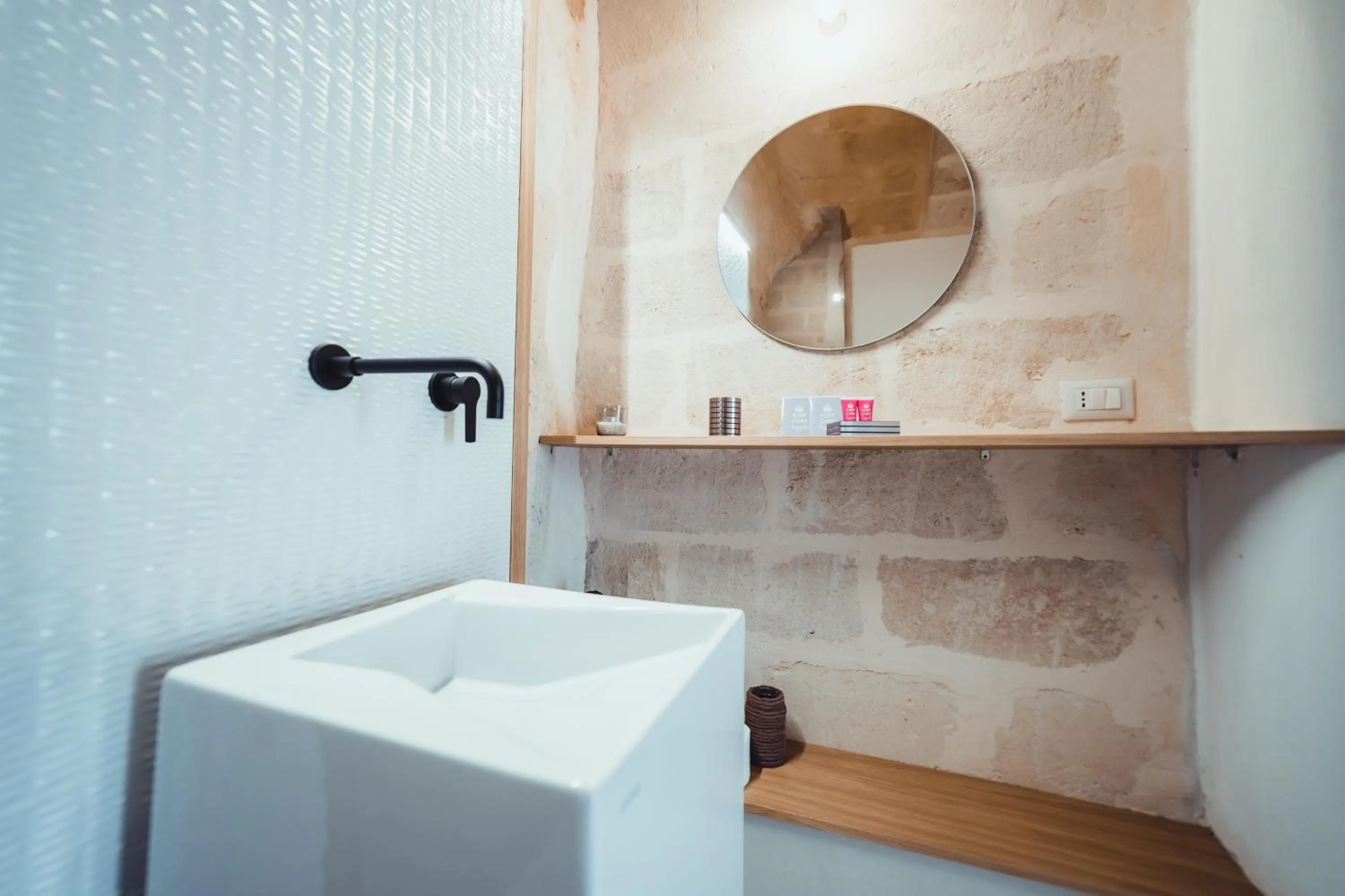 Bathroom in Endea Suite Rooms & Lounge SPA