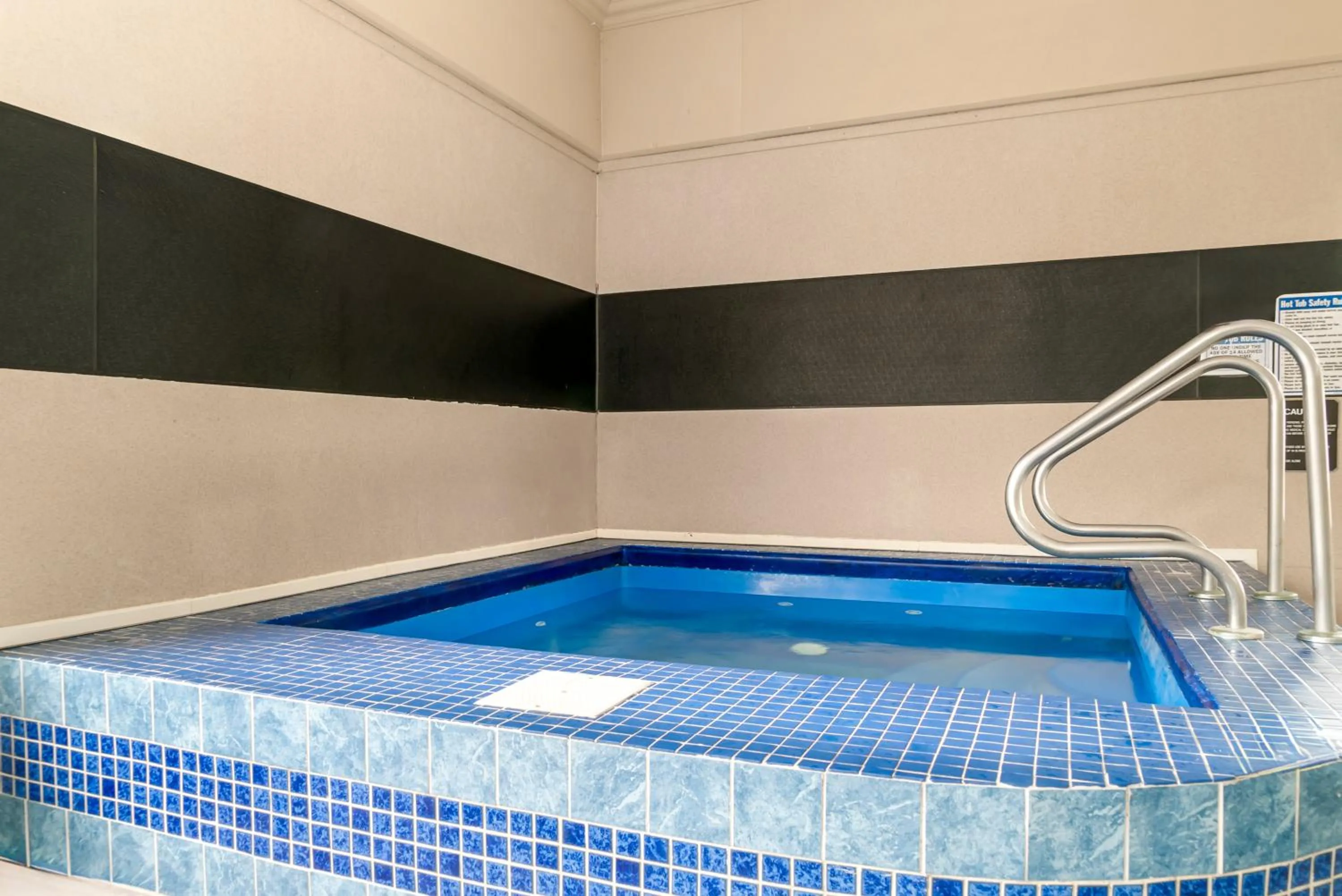 Quality Inn & Suites Monroe