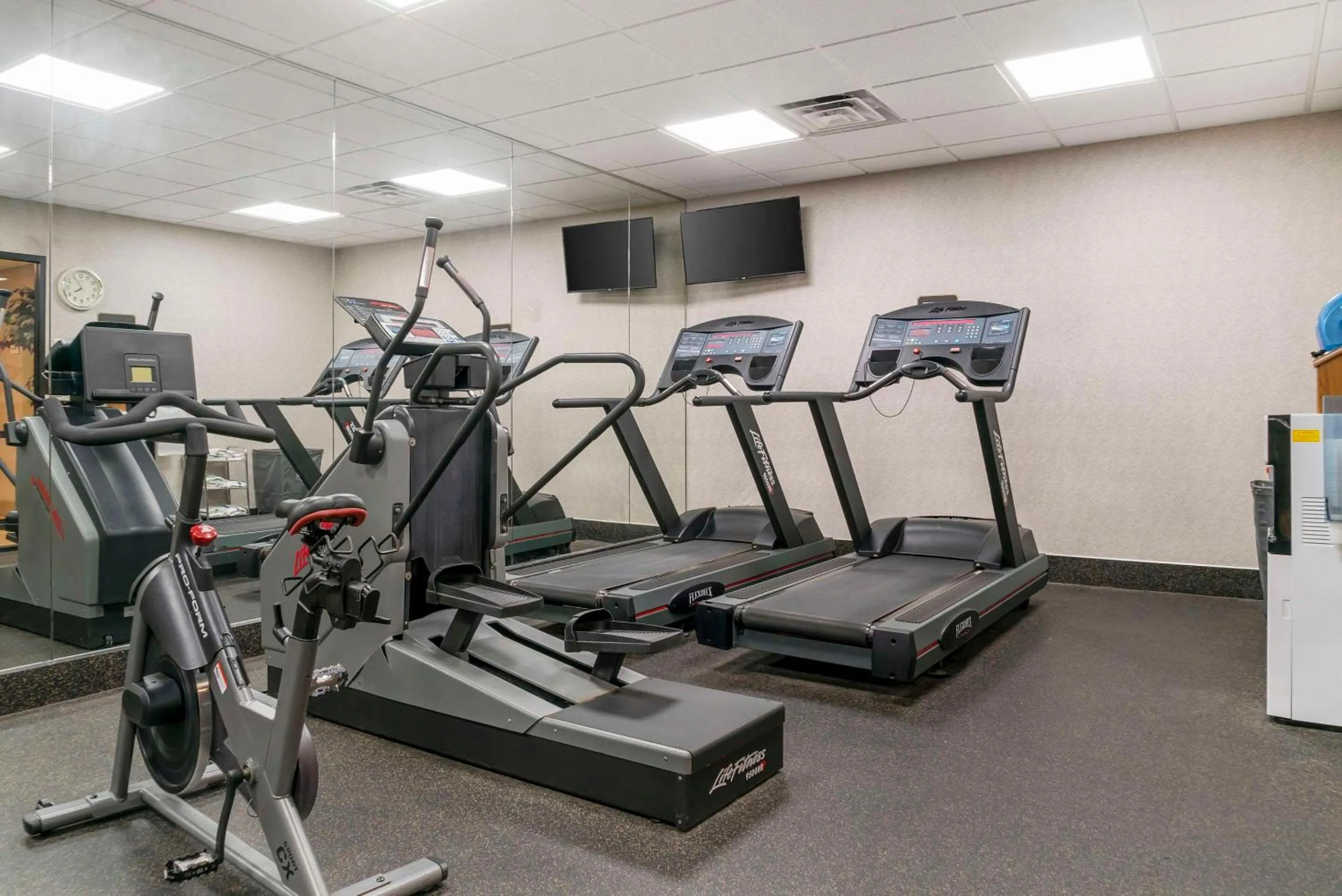 Fitness centre/facilities in Quality Inn & Suites Monroe