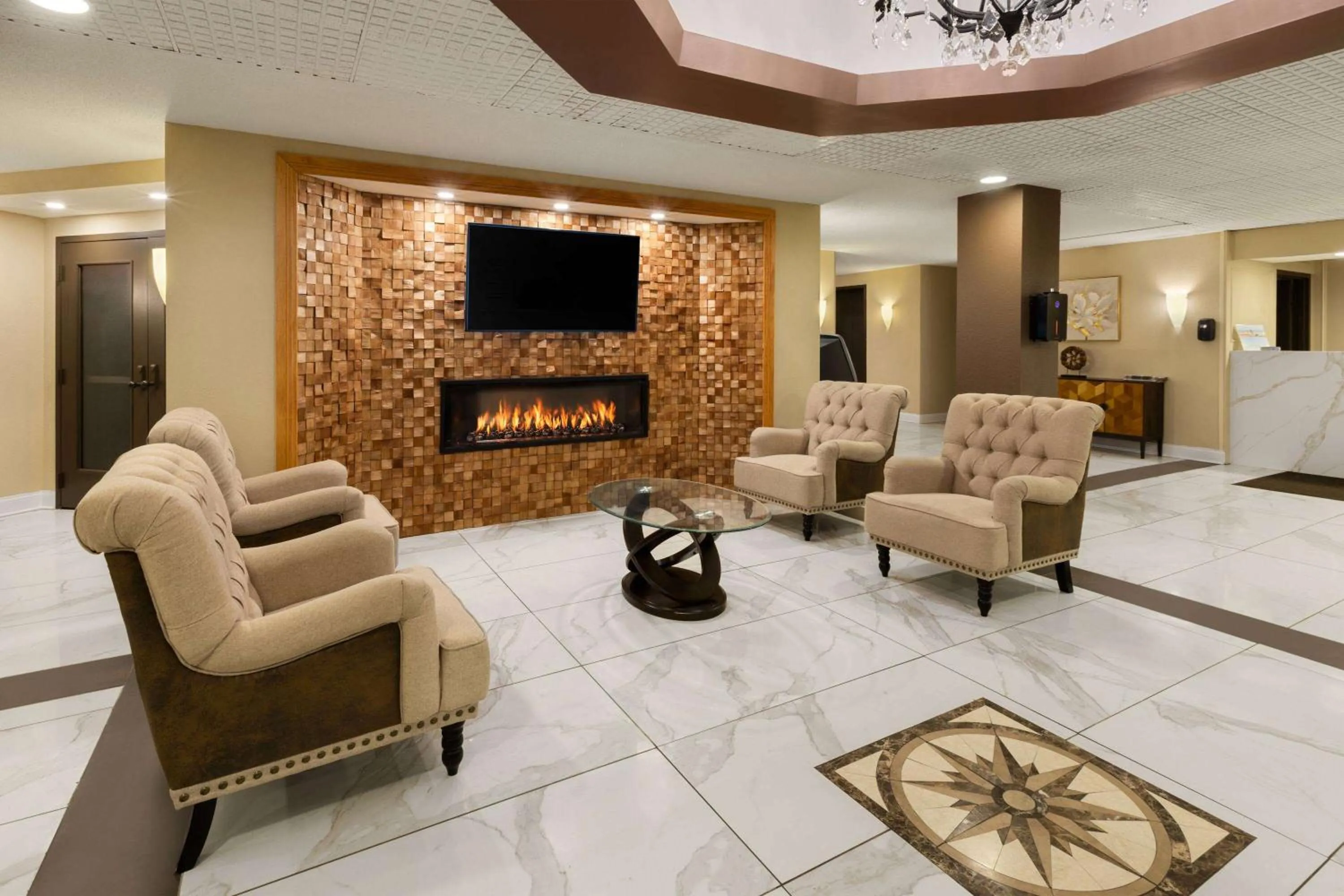 Lobby or reception in Wingate by Wyndham Troy