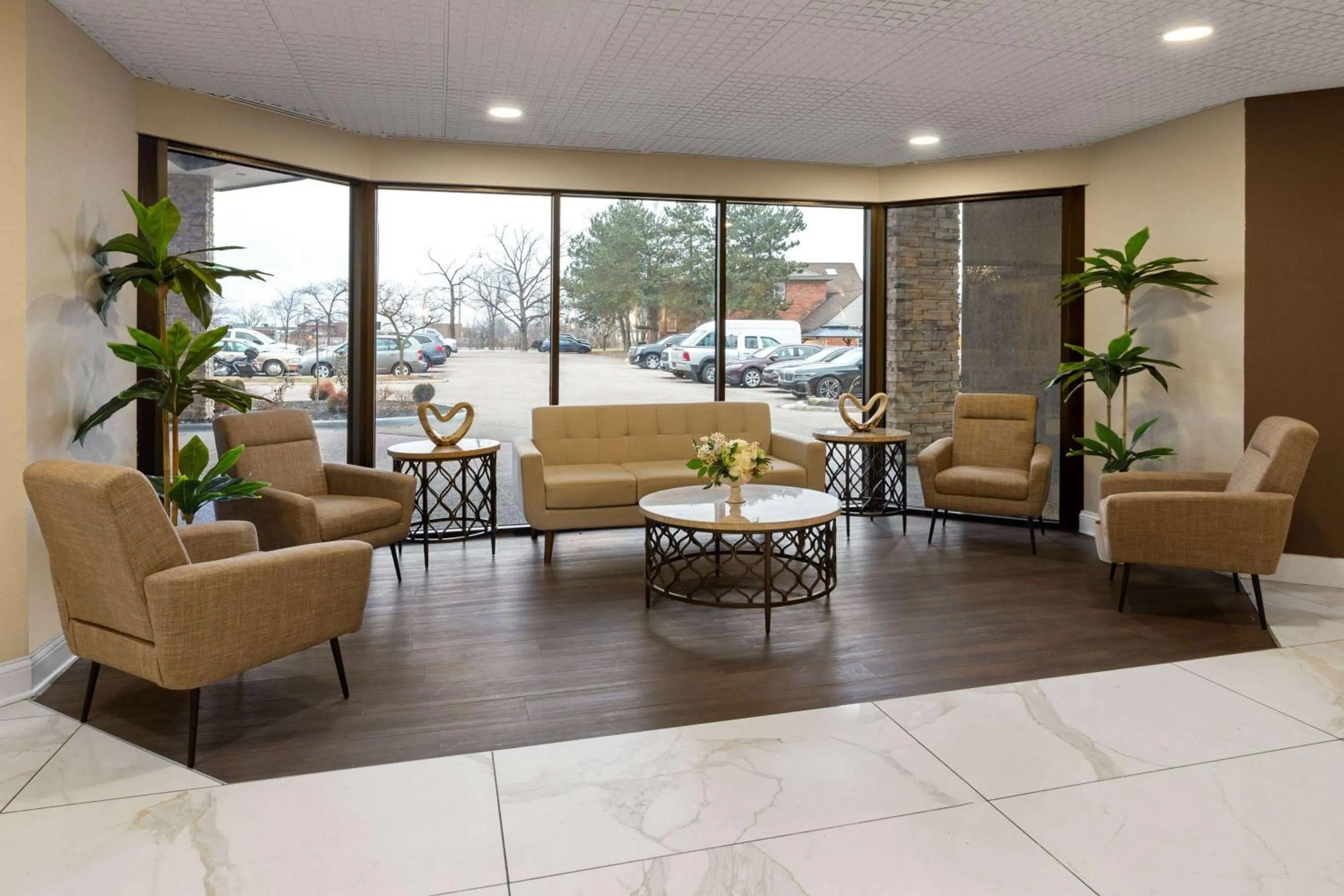 Lobby or reception in Wingate by Wyndham Troy