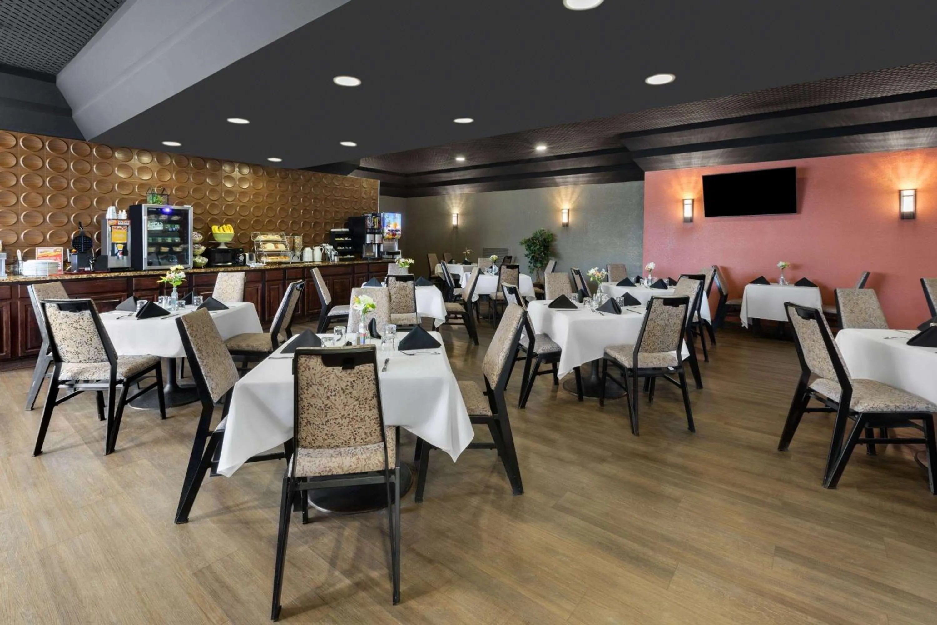 Breakfast in Wingate by Wyndham Troy