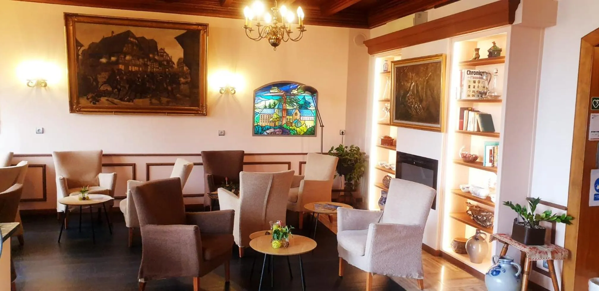 Communal lounge/ TV room in Hotel Munsch Restaurant & Wellness, Colmar Nord - Haut-Koenigsbourg