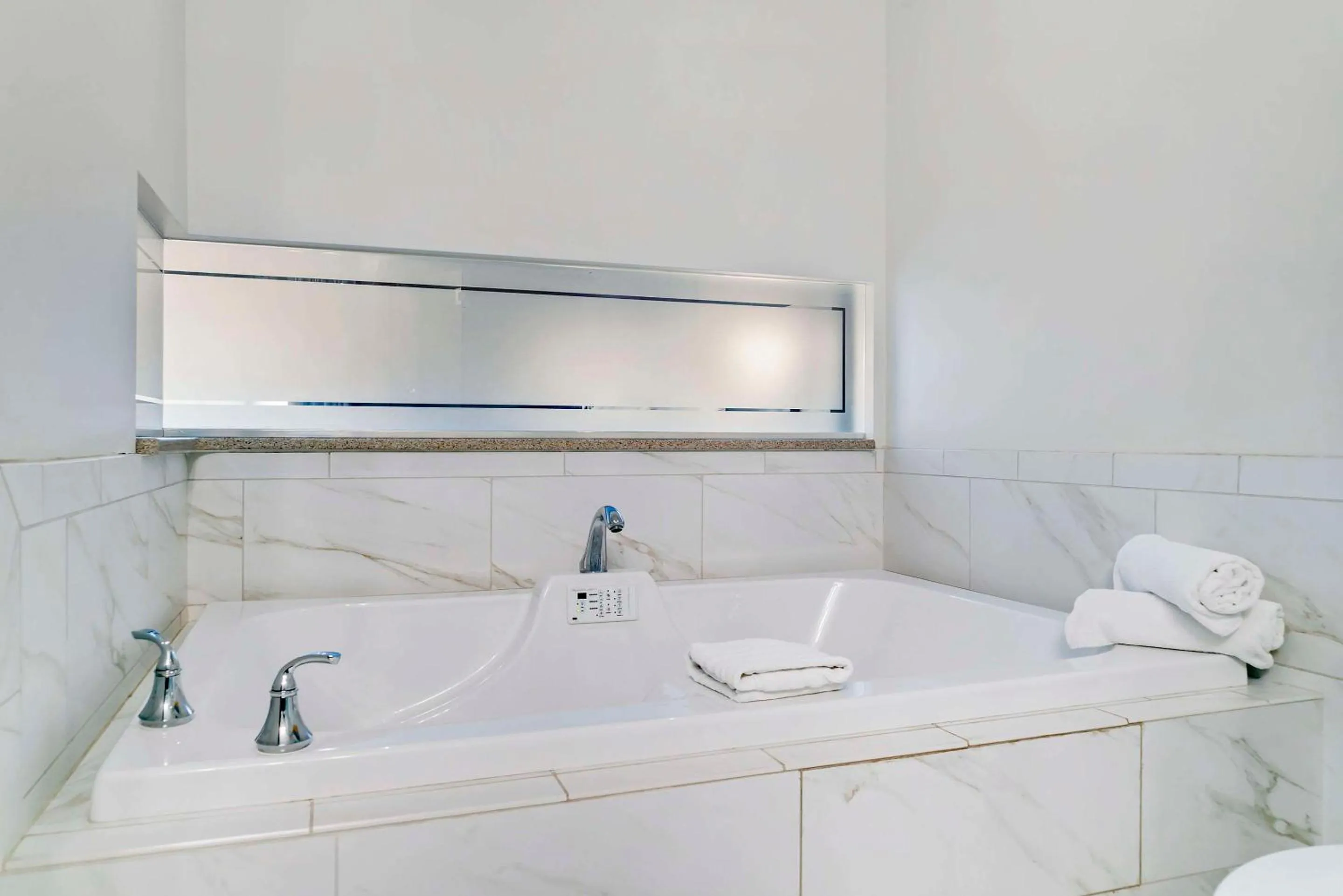 Bedroom in Comfort Inn Plainwell