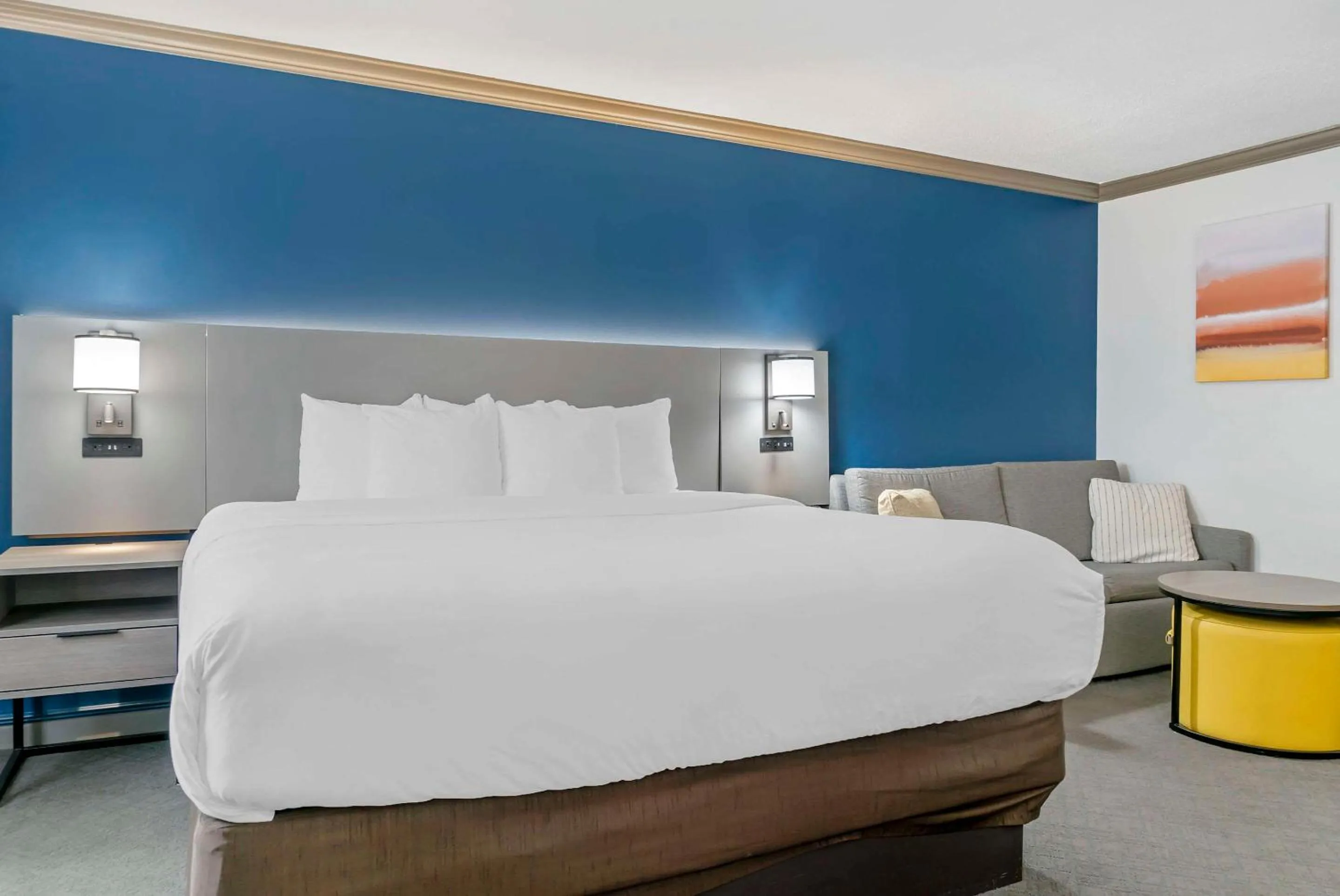 Bedroom, Bed in Comfort Inn Plainwell