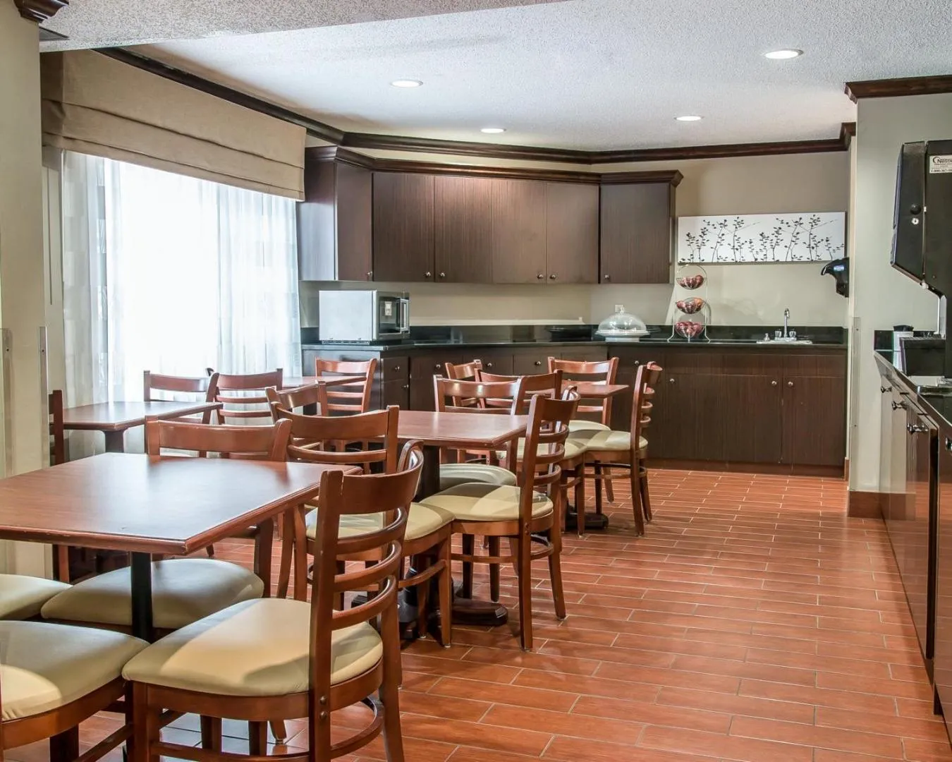 Restaurant/places to eat in Baymont by Wyndham Flat Rock