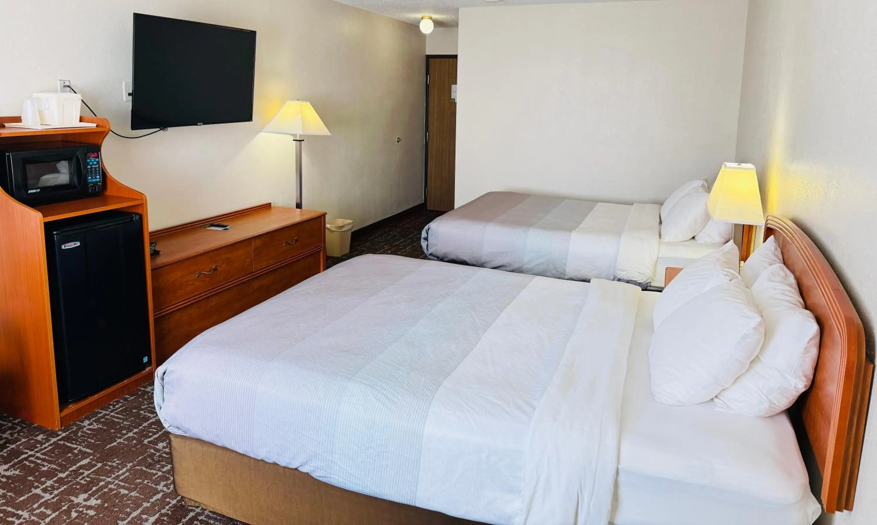 Bed in Quality Inn Marshall near University