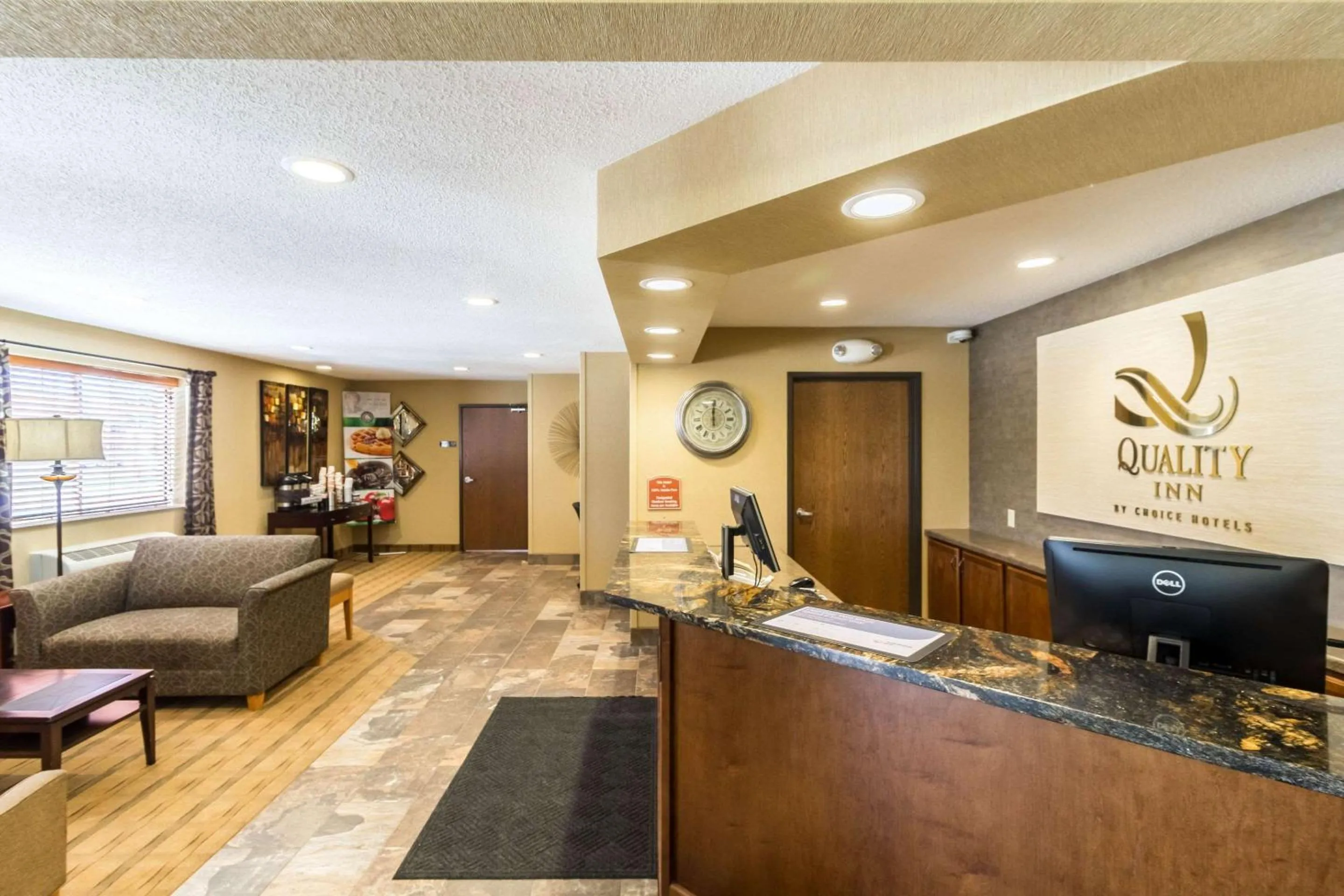 Lobby or reception in Quality Inn Marshall near University