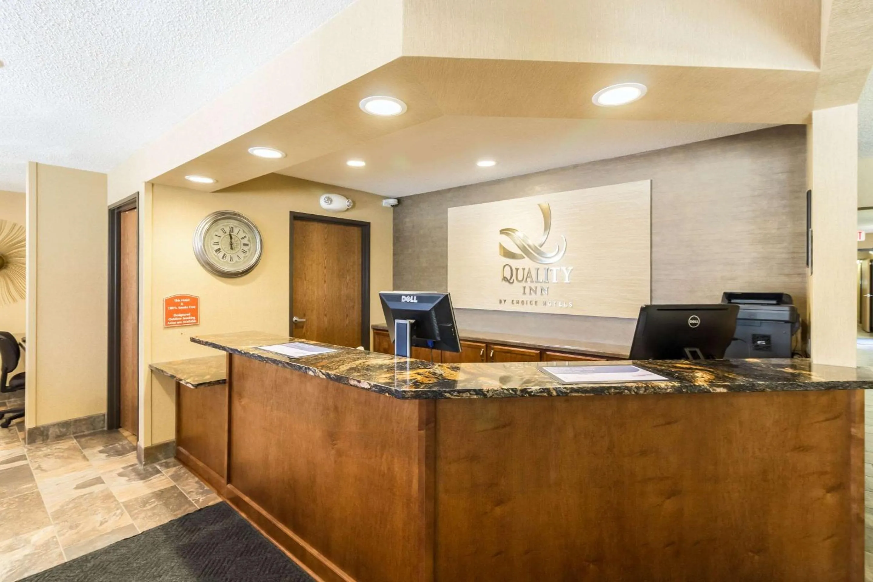 Lobby or reception in Quality Inn Marshall near University