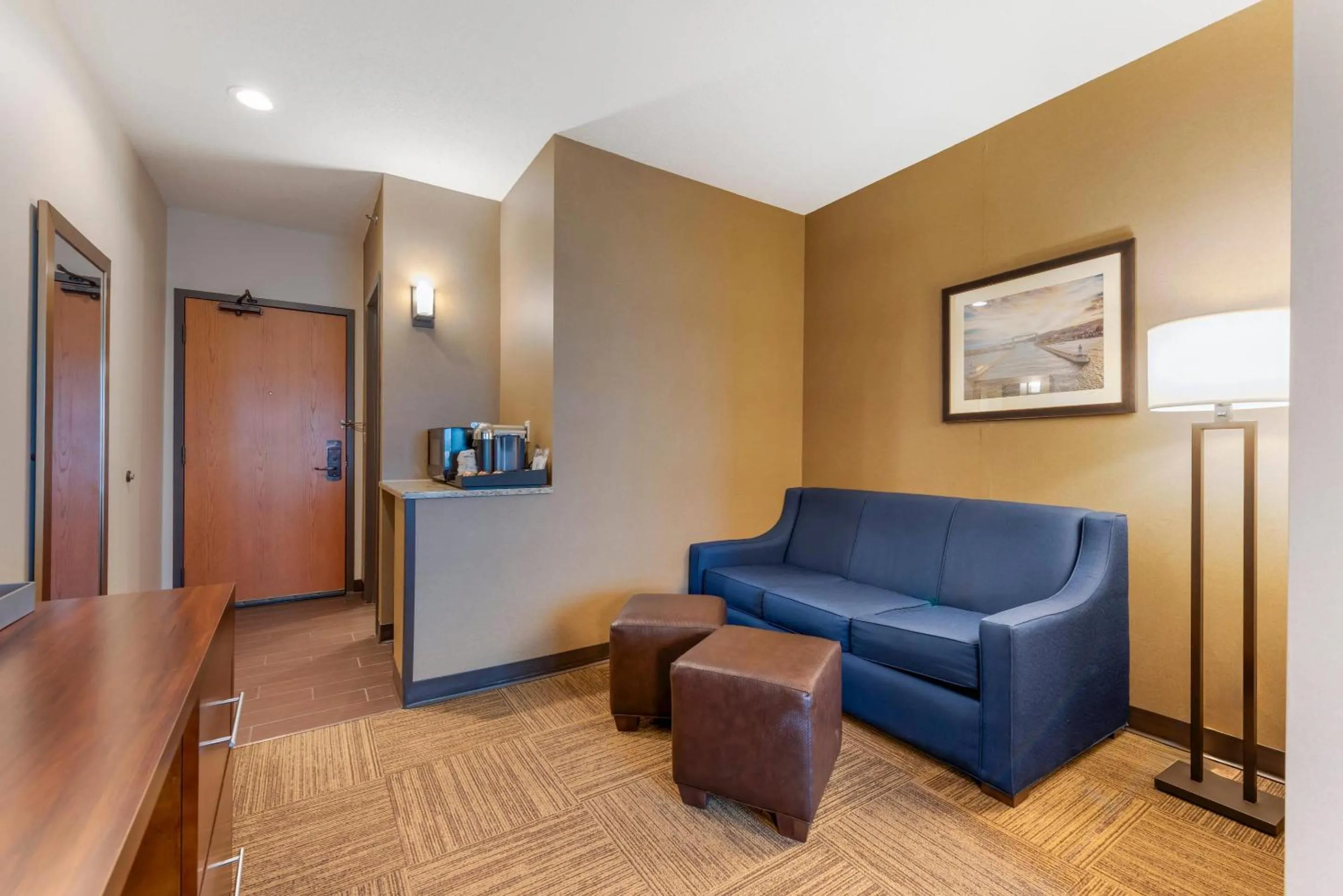 Bedroom in Lift Bridge Lodge, an Ascend Collection Hotel