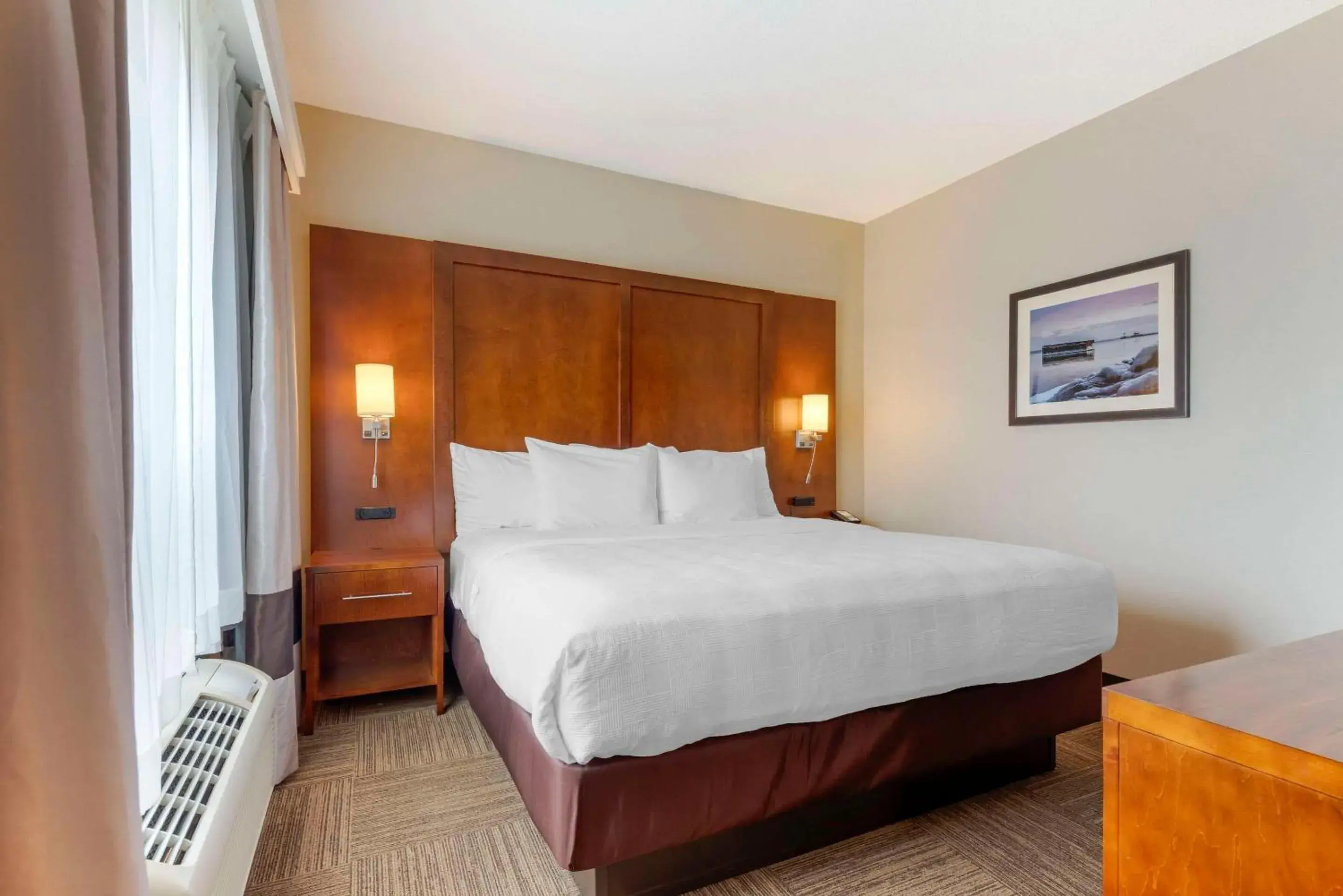 King Suite - Non-Smoking in Lift Bridge Lodge, an Ascend Collection Hotel King Suite - Non-Smoking in Lift Bridge Lodge, an Ascend Collection Hotel