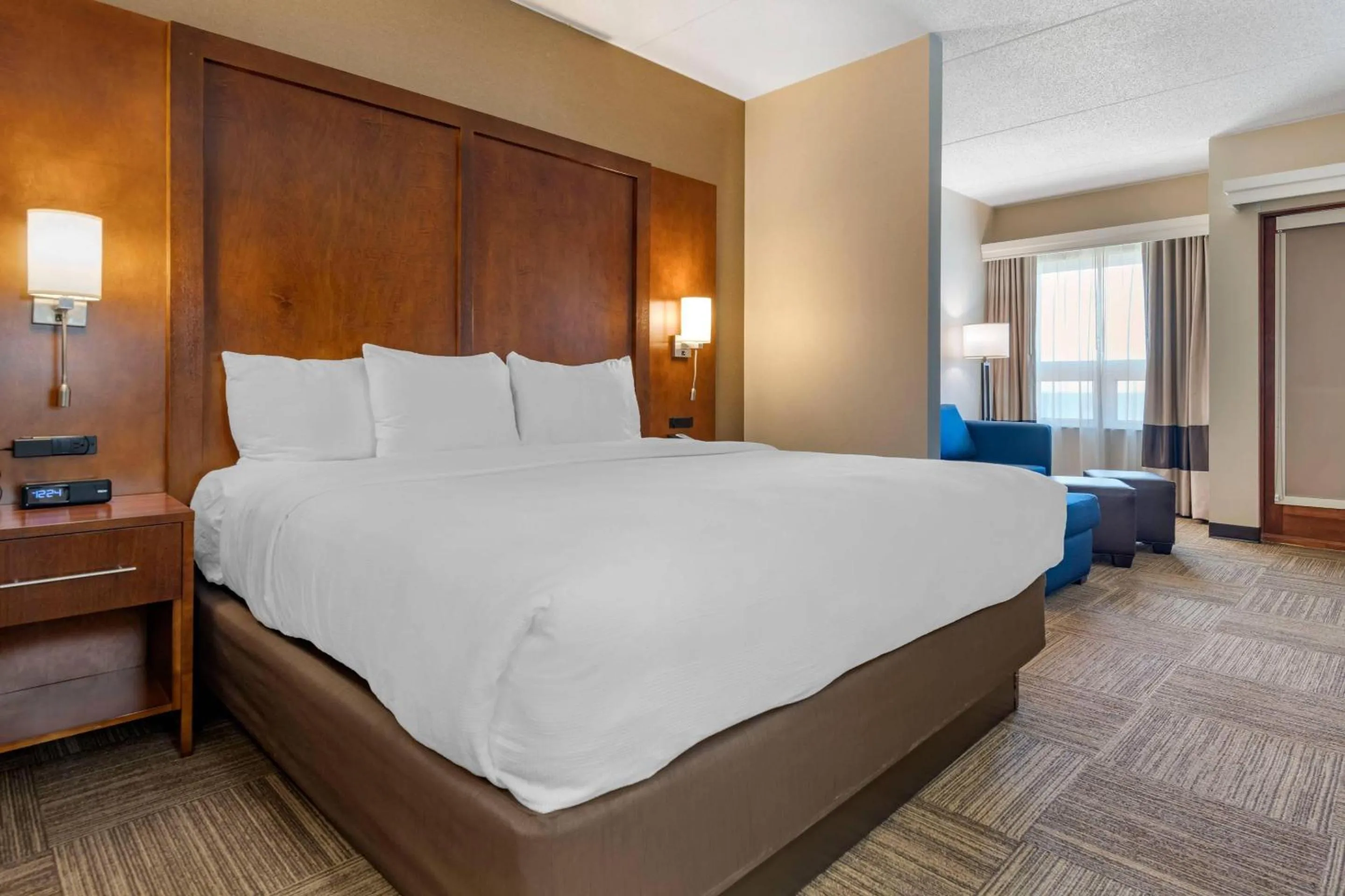 Bedroom, Bed in Lift Bridge Lodge, an Ascend Collection Hotel