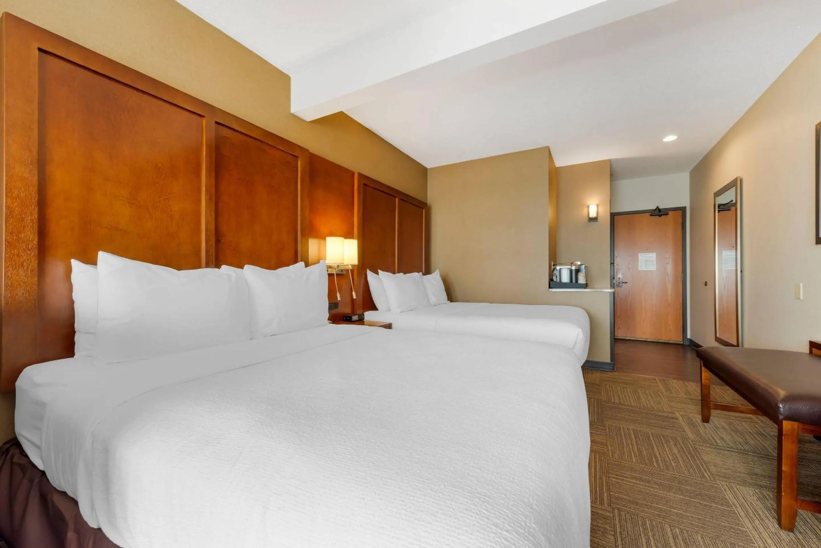 Bedroom, Bed in Lift Bridge Lodge, an Ascend Collection Hotel