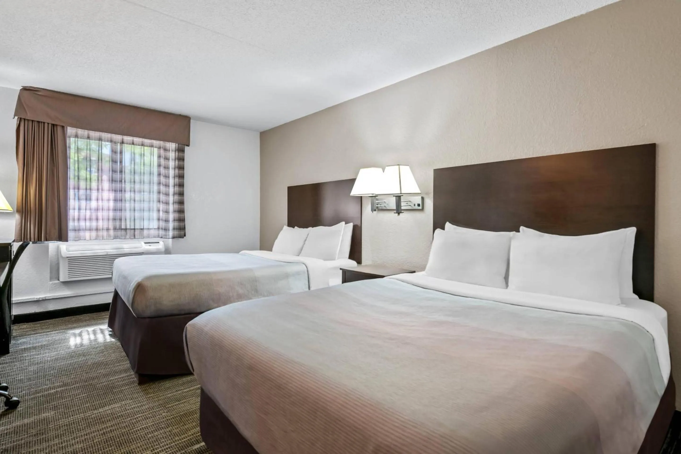 Bedroom, Bed in Quality Inn Savage - Bloomington West