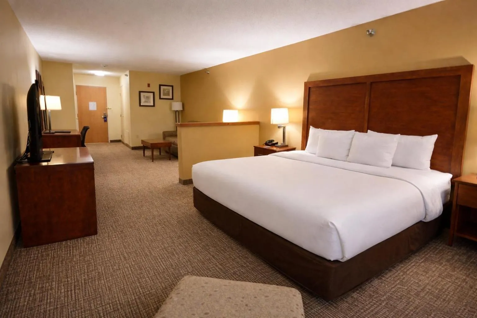 Bed in Comfort Inn Owatonna near Medical Center