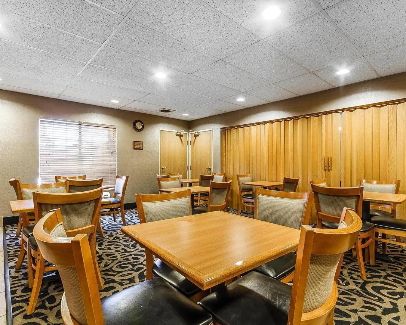 Breakfast in Comfort Inn Owatonna near Medical Center